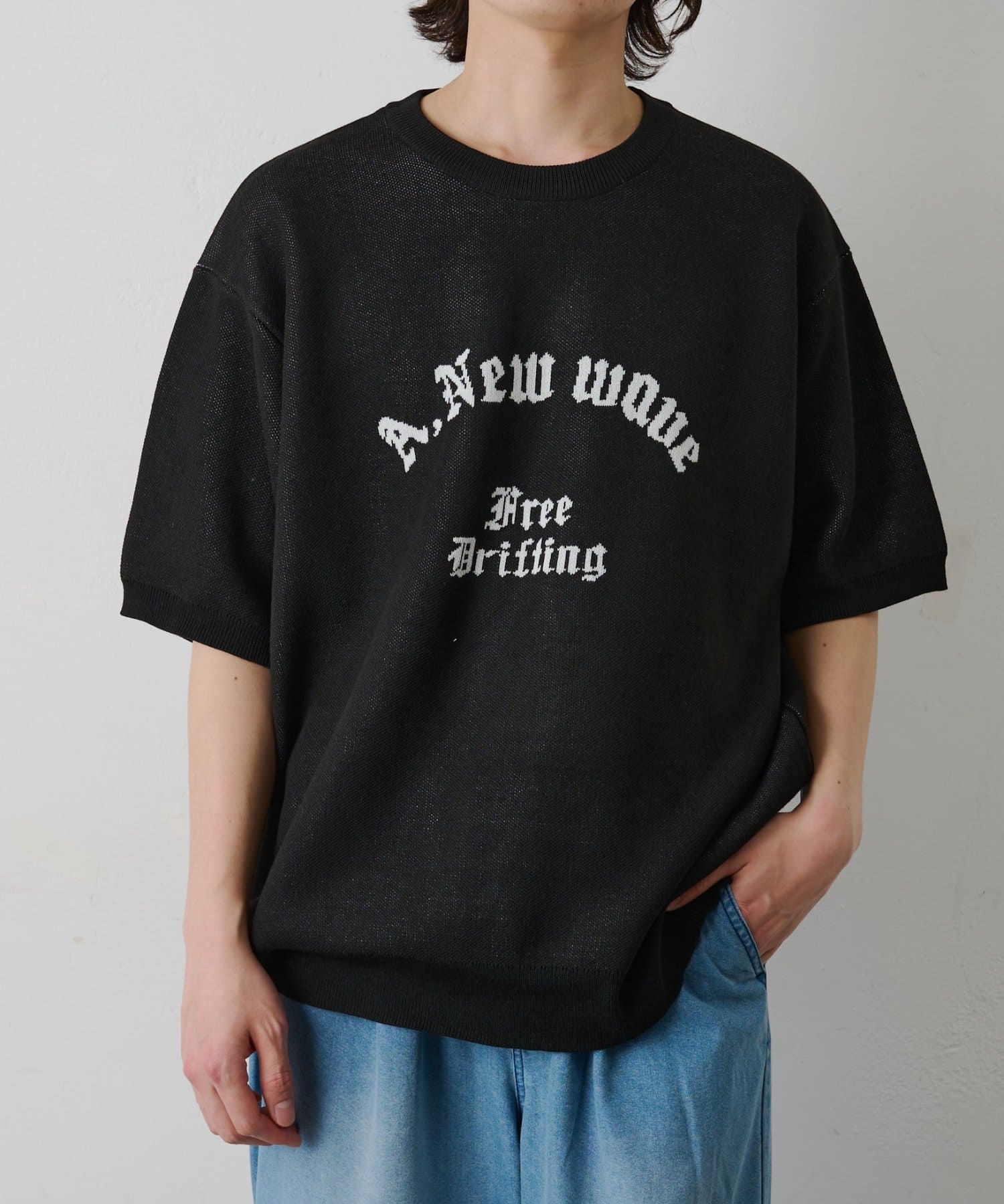 COLONY 2139(コロニー トゥーワンスリーナイン) アーチロゴ半袖ジャガードニット