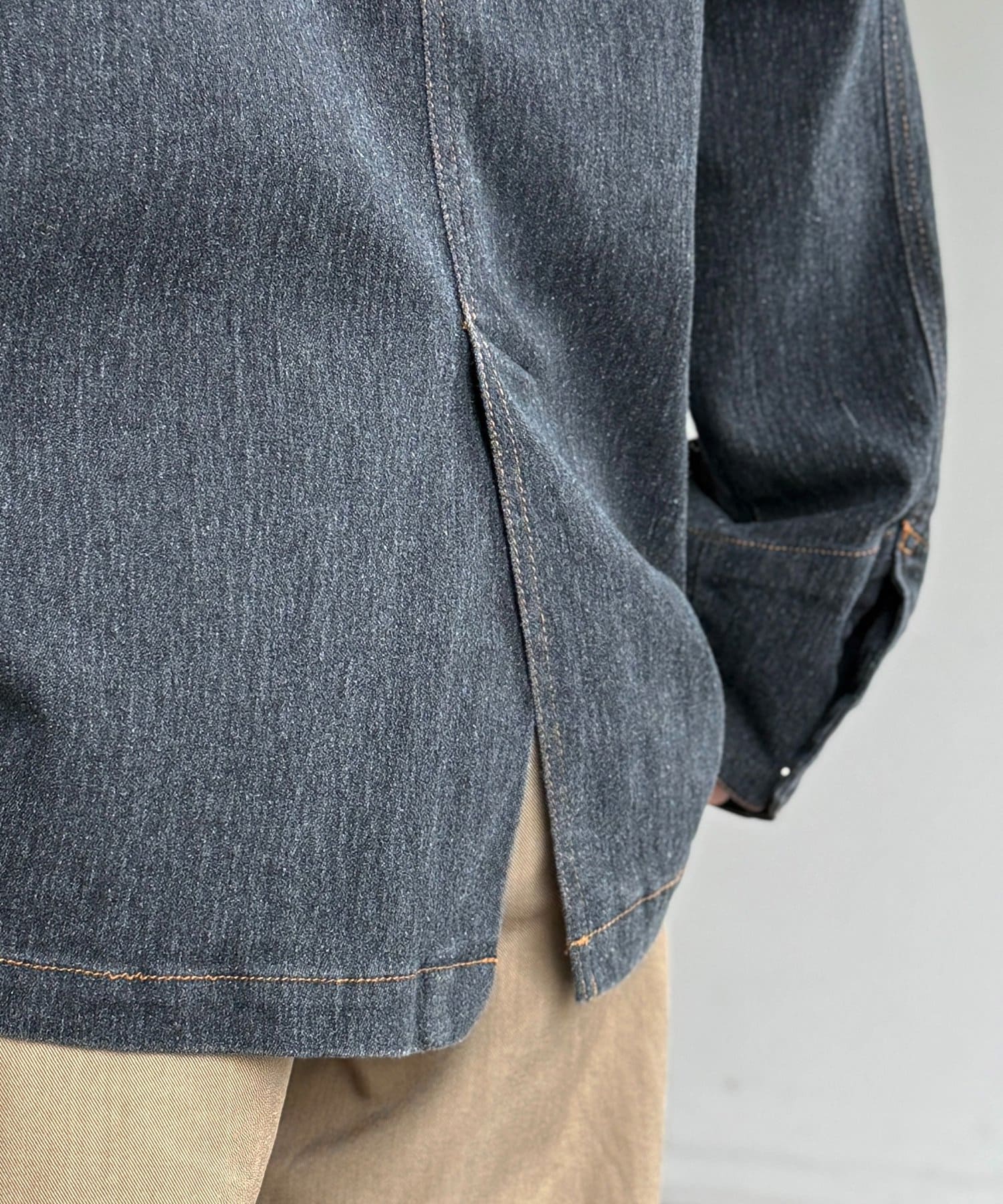 CPCM(シーピーシーエム) 缶バッジ付きデニムテーラードジャケット