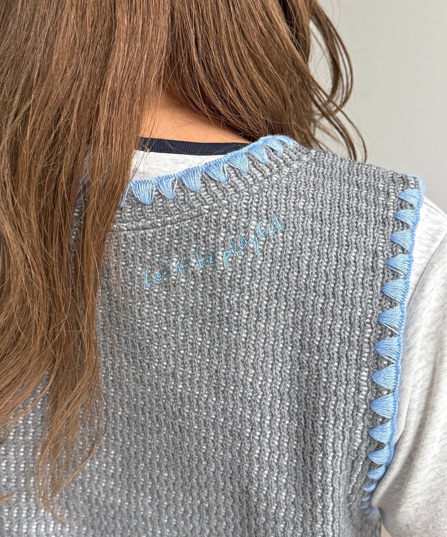 CPCM(シーピーシーエム) カラーボタンステッチニットベスト