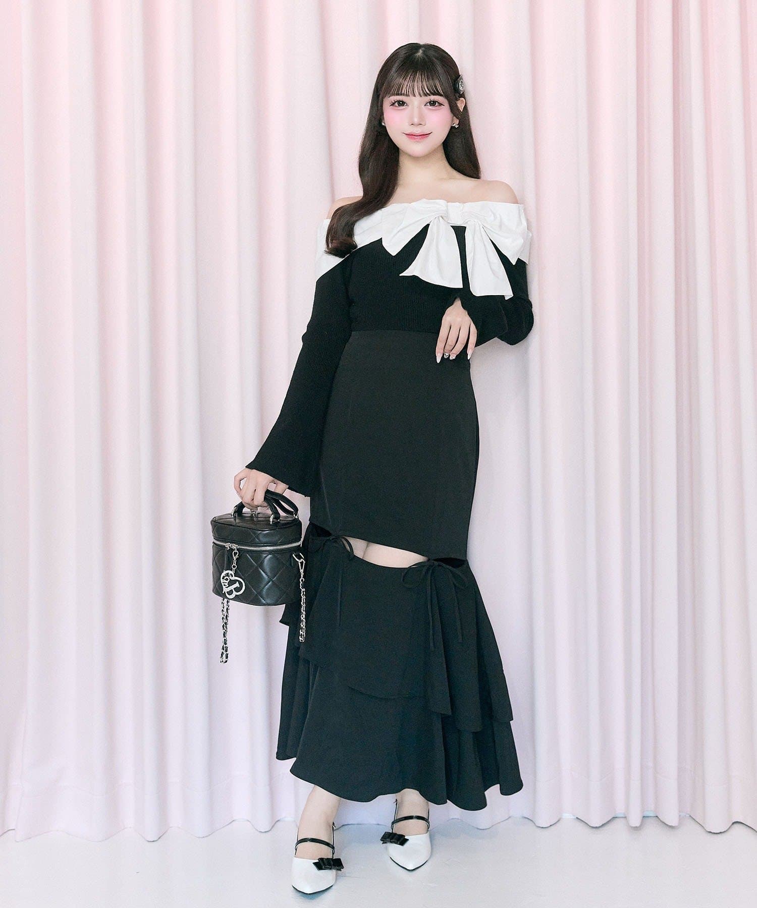 Belle Charme(ベルシャルム) Big Ribbon Offshoulder Knit