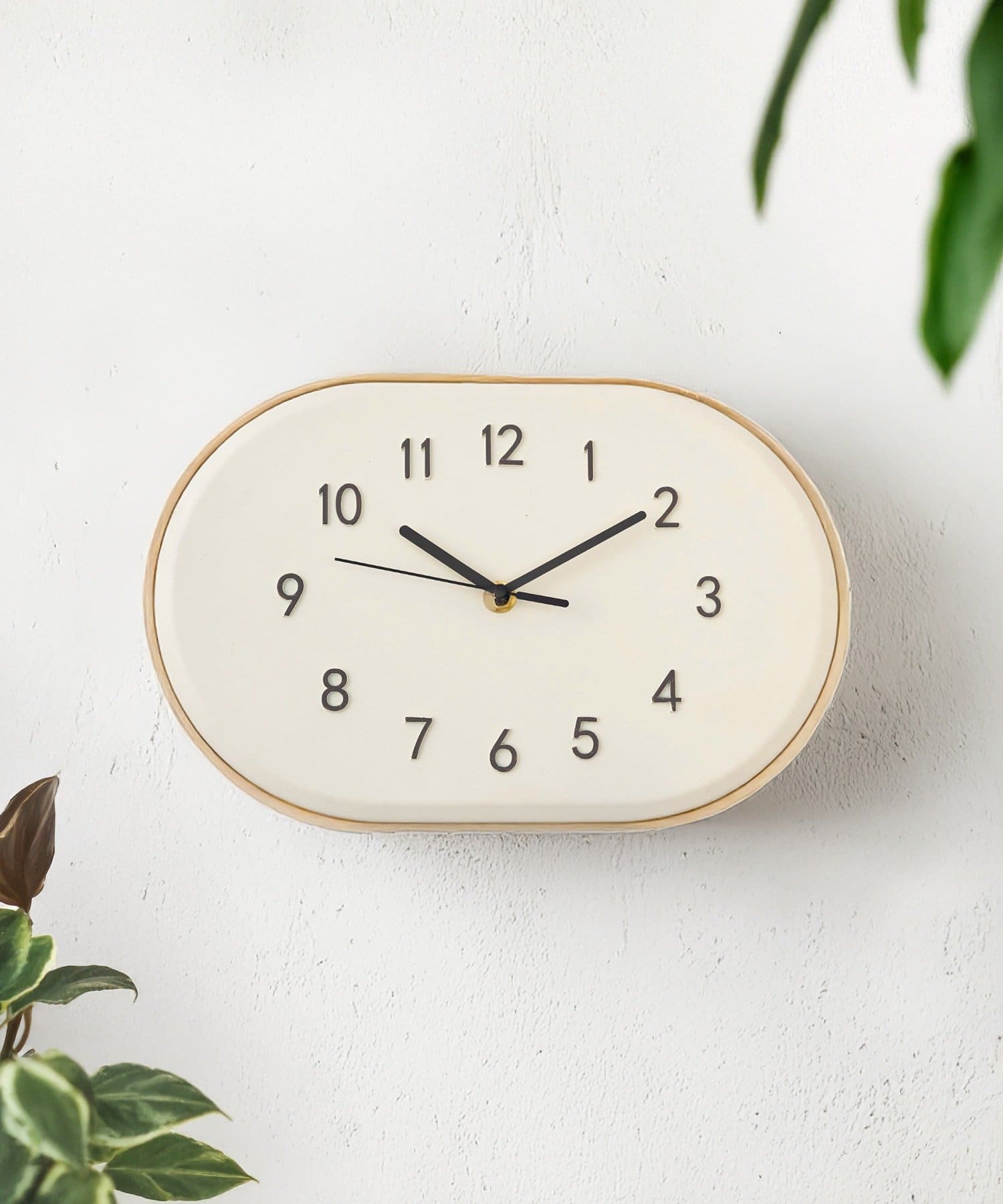 salut!(サリュ) エンボスオーバルウォールクロック