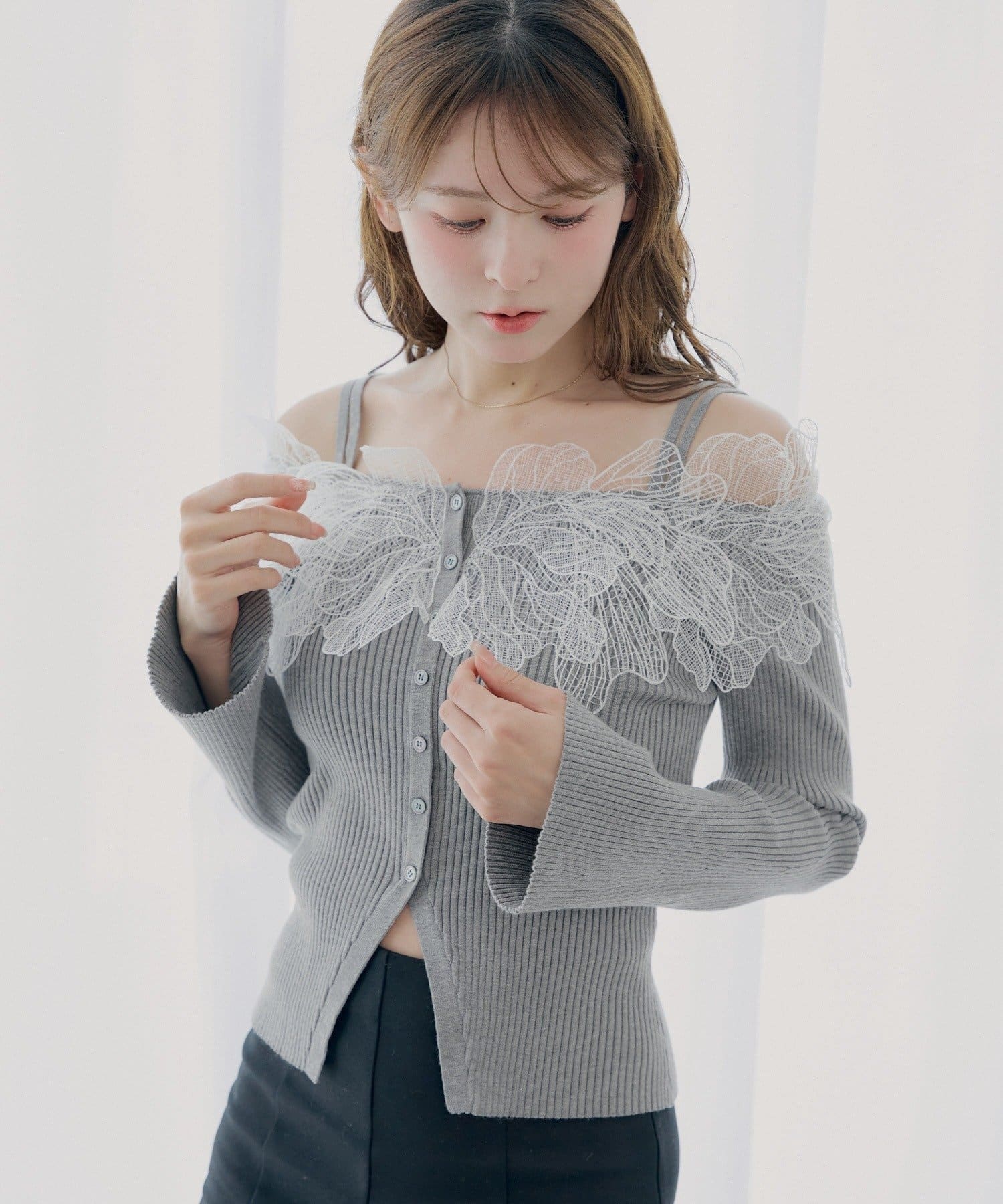 Chico(チコ) 【SALON by Chico】フラワーレースオフショルリブデザインニット