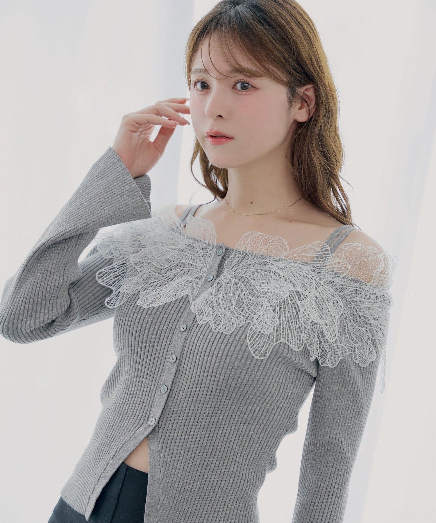 Chico(チコ) 【SALON by Chico】フラワーレースオフショルリブデザインニット