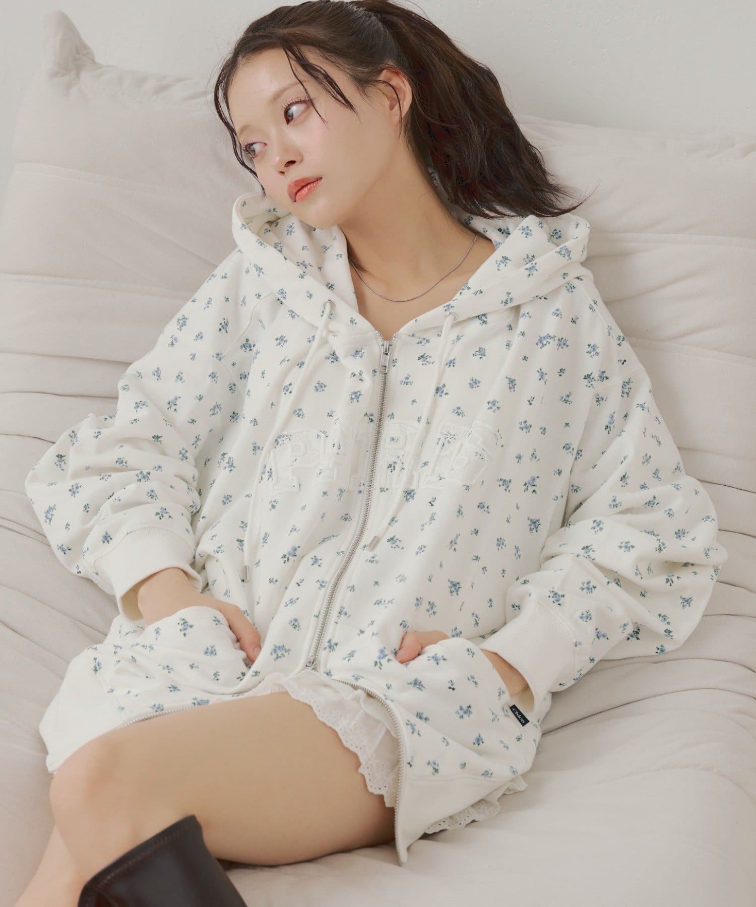 Chico(チコ) レースロゴルーズパーカー