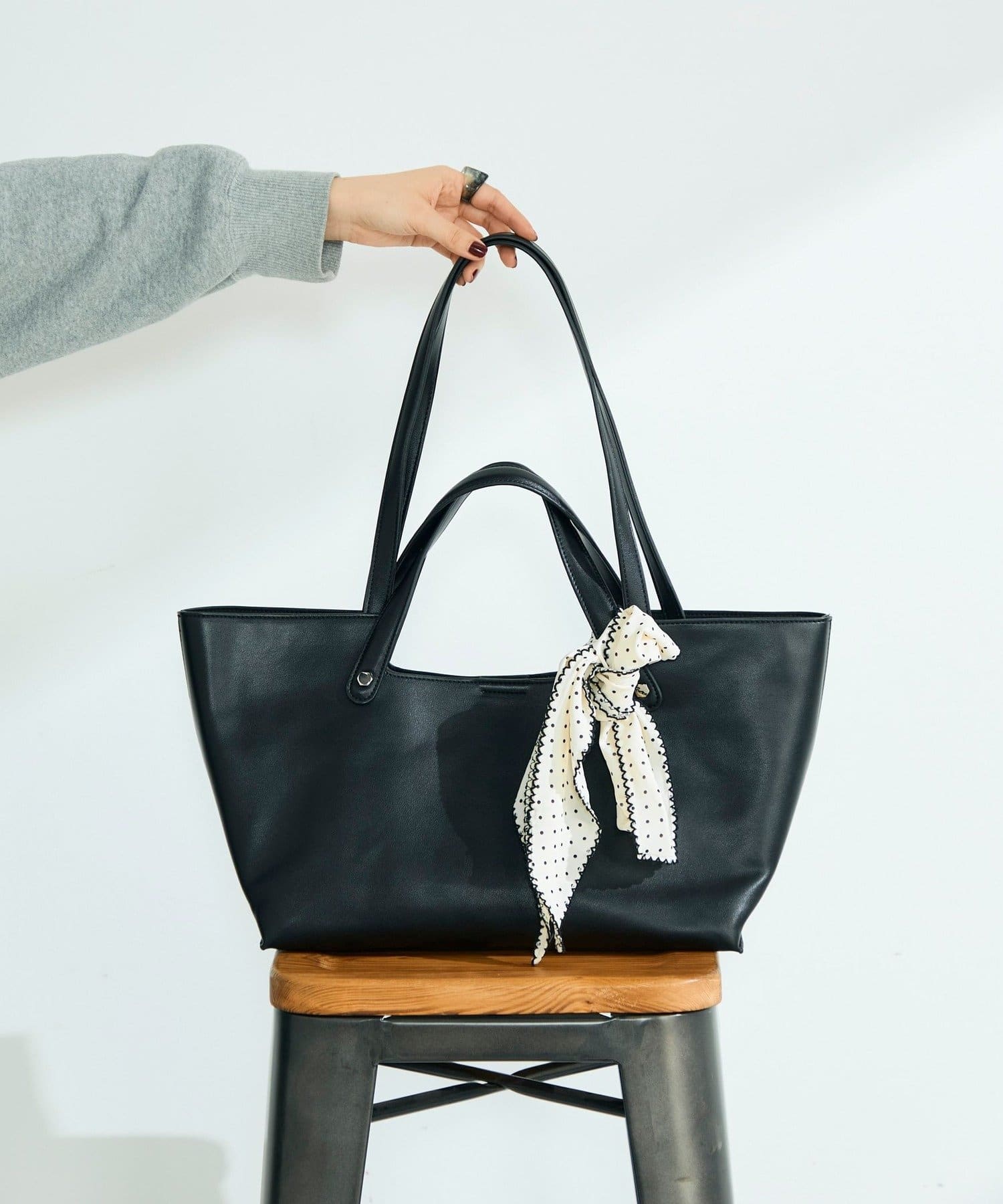 FREDY & GLOSTER(フレディ アンド グロスター) 横長2ハンドルトートバッグ ポーチ付