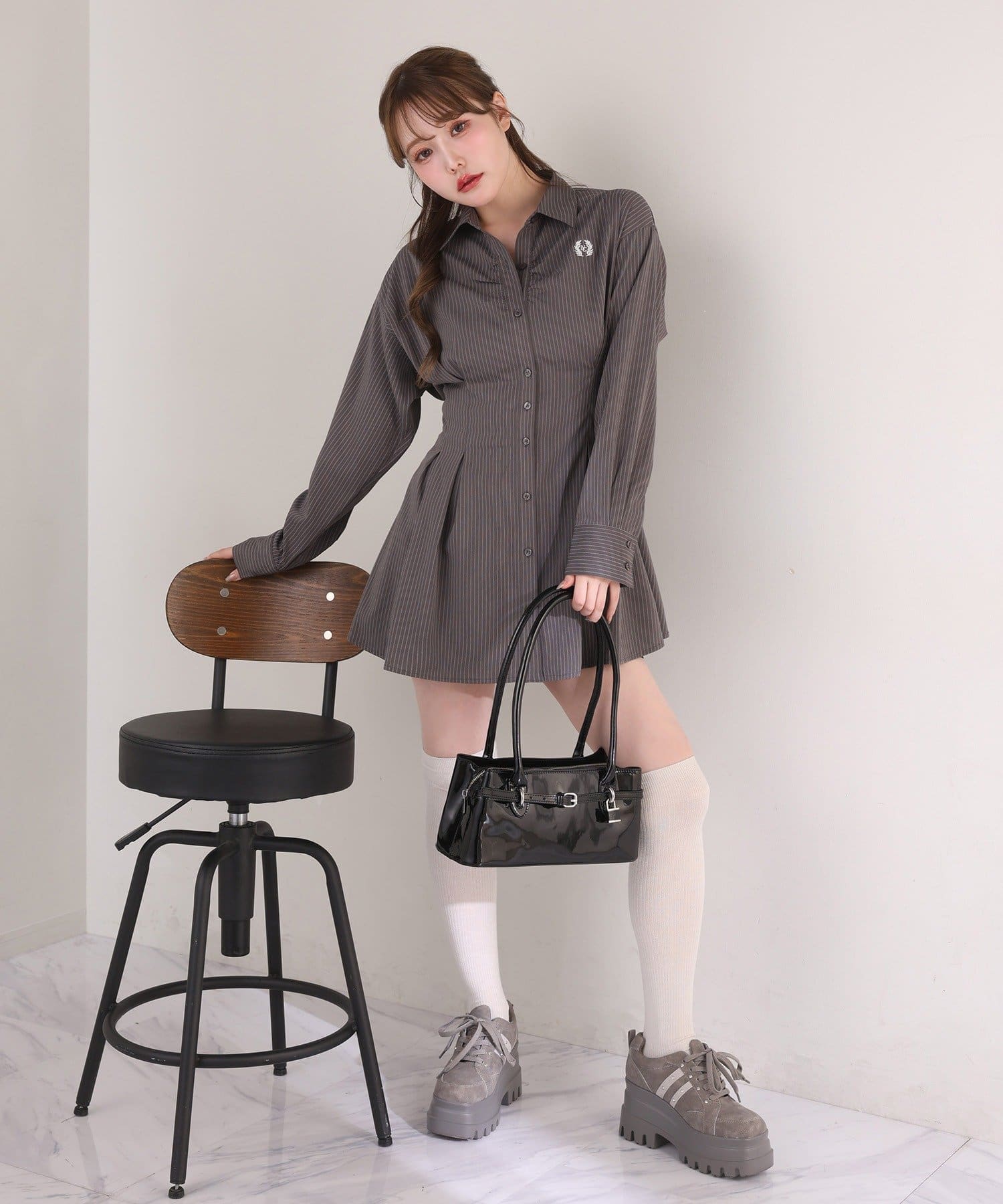 one after another NICE CLAUP(ワンアフターアナザー ナイスクラップ) ビジュー付きトリプルソールスニーカー