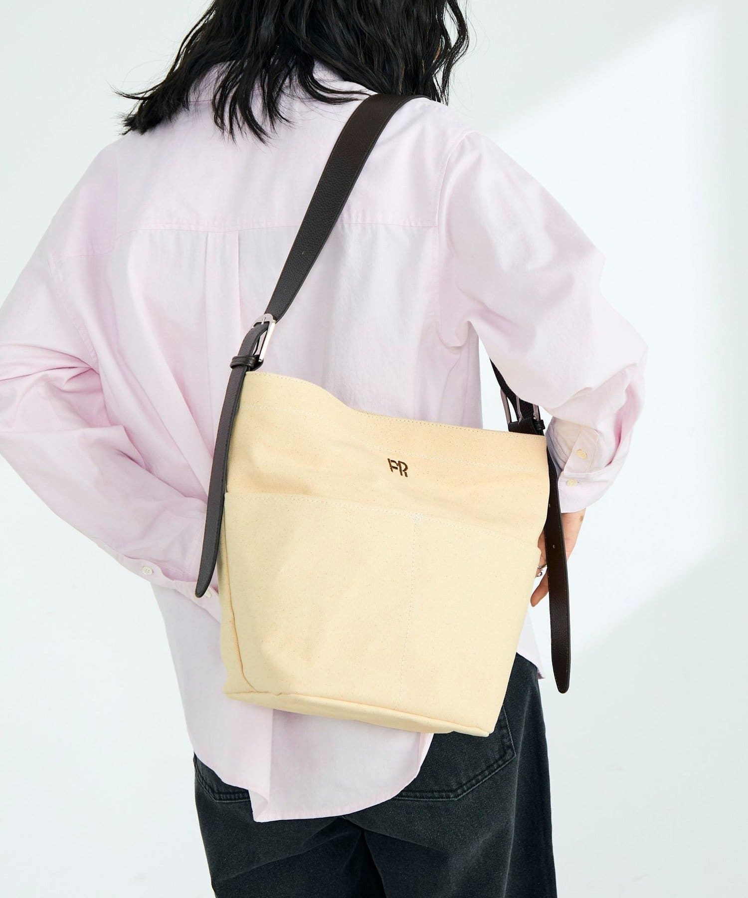 FREDY & GLOSTER(フレディ アンド グロスター) FRレザーワンショルバッグ