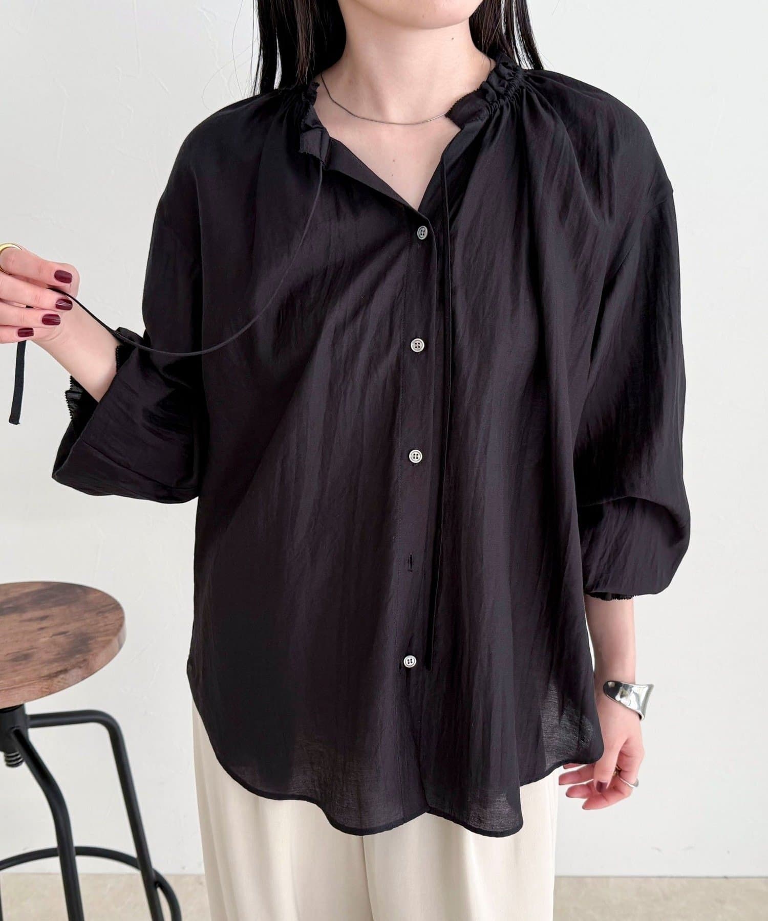 FREDY & GLOSTER(フレディ アンド グロスター) シャイニーシアーギャザーブラウス