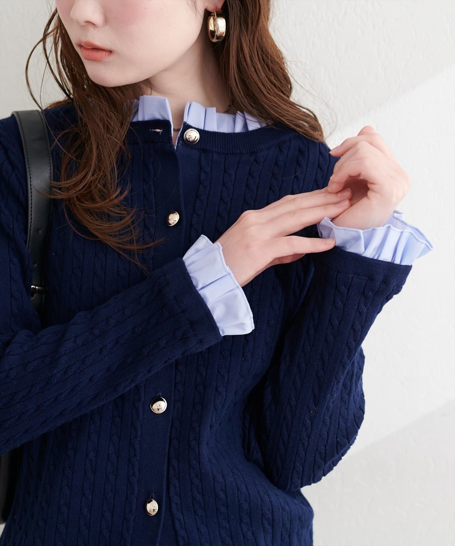 natural couture(ナチュラルクチュール) フリルレイヤード風ケーブルカーディガン