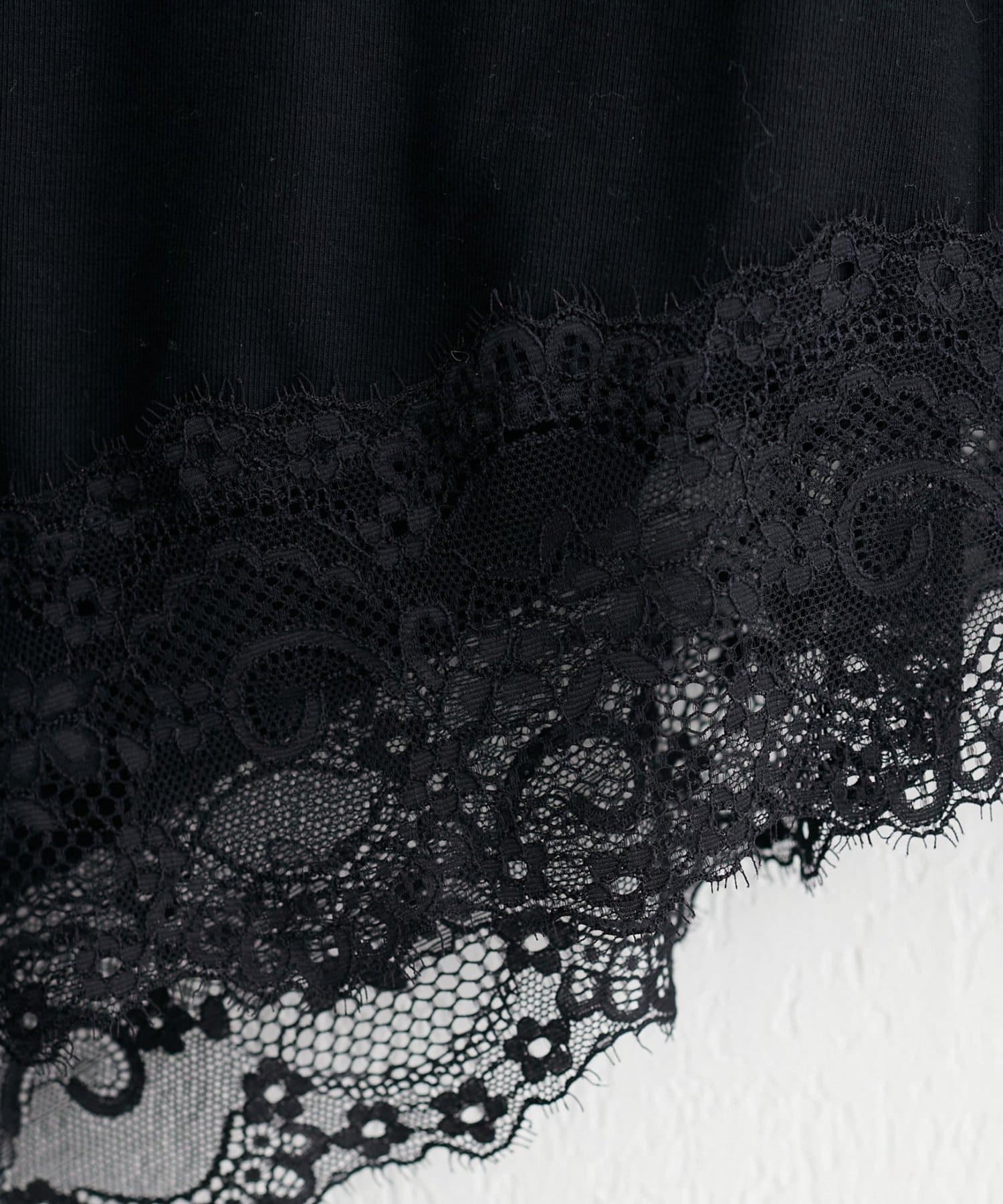 natural couture(ナチュラルクチュール) スムース天竺レース付きプルオーバー