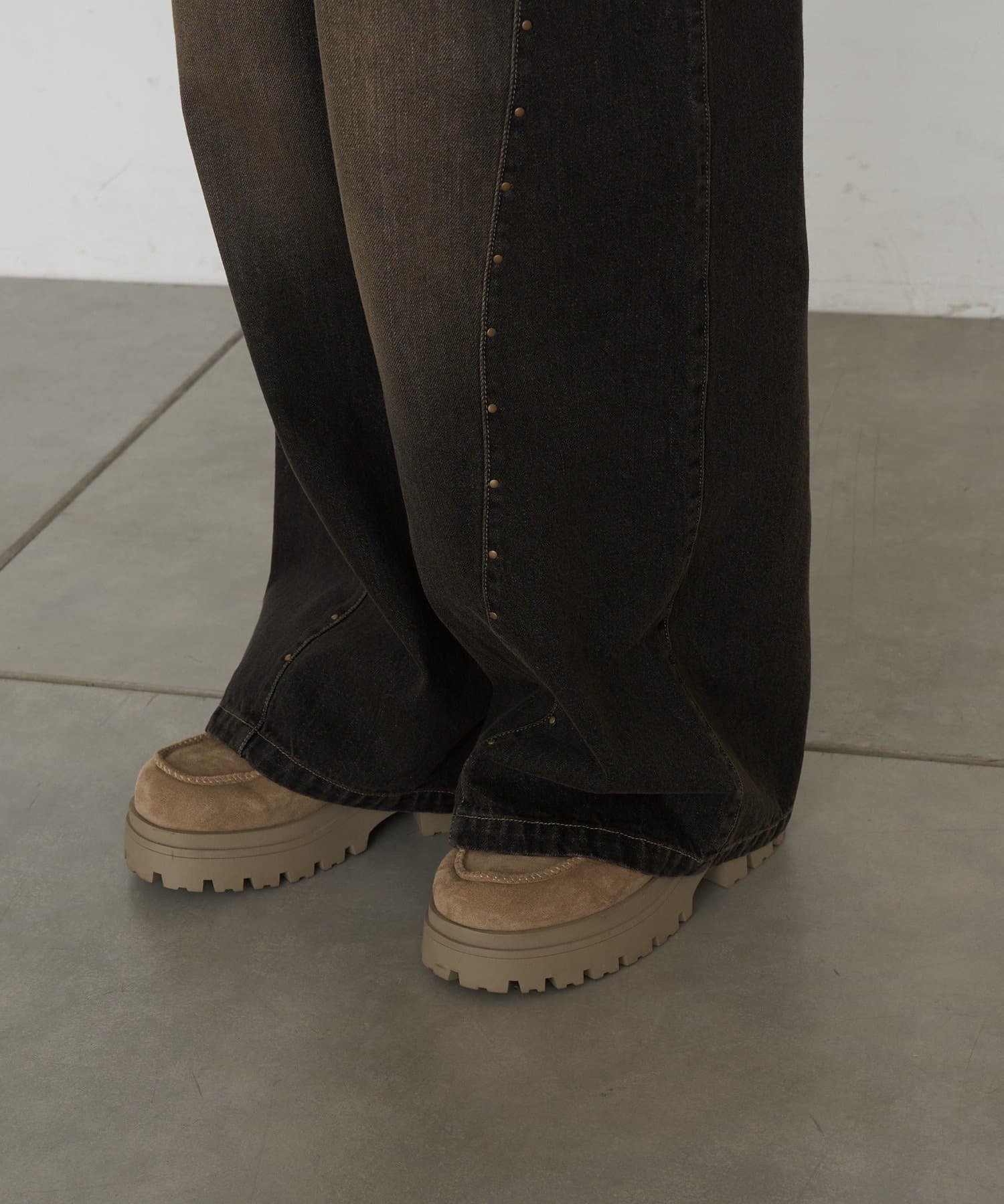 RAY CASSIN(レイカズン) スタッズ付ワイドデニム