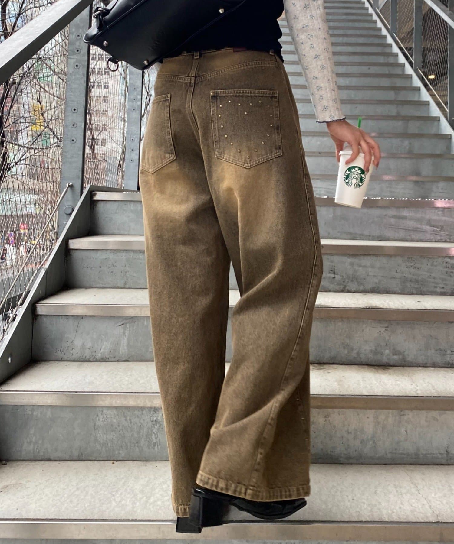 RAY CASSIN(レイカズン) スタッズ付ワイドデニム