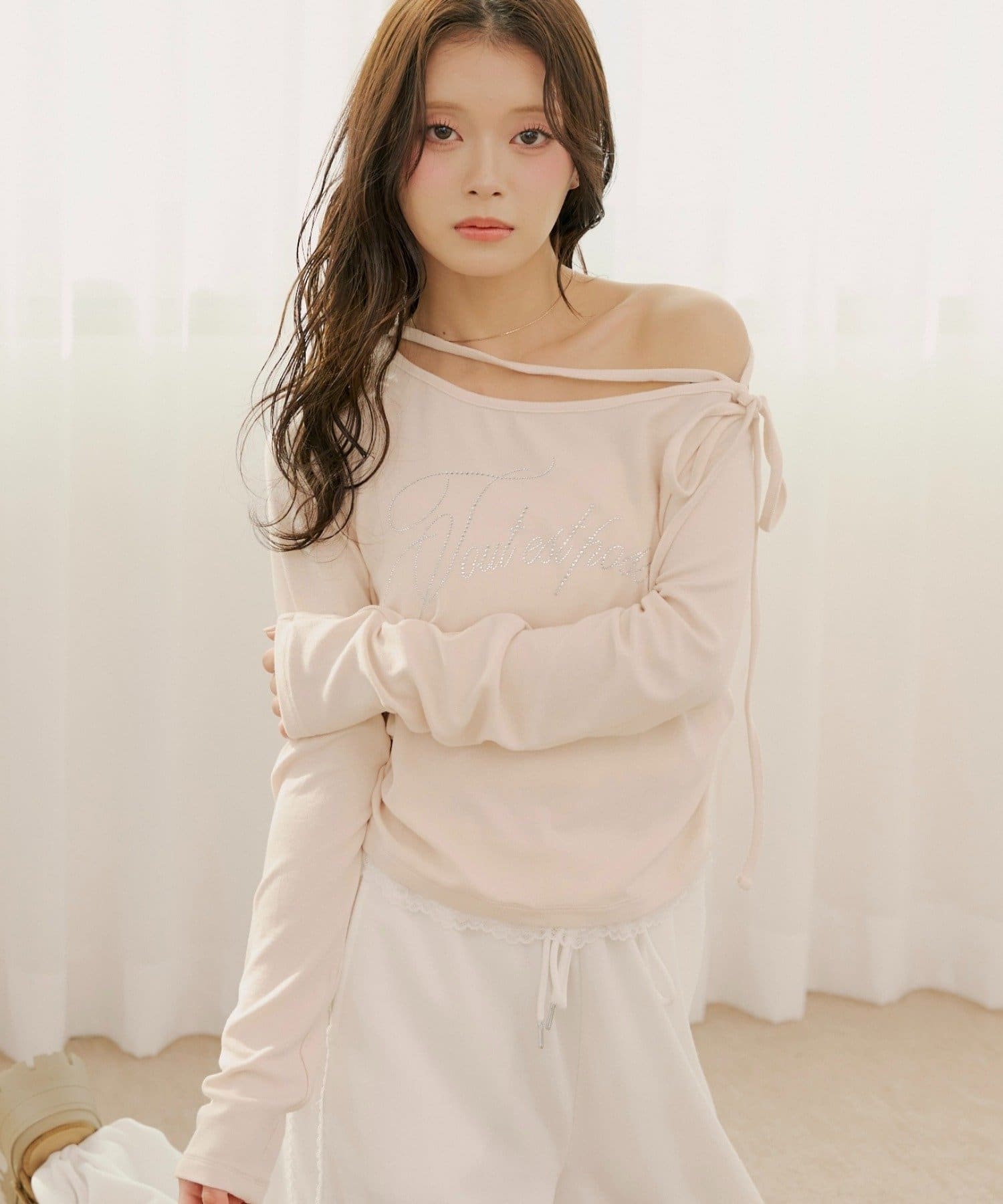 Chico(チコ) ラインストーンロゴワンショルT