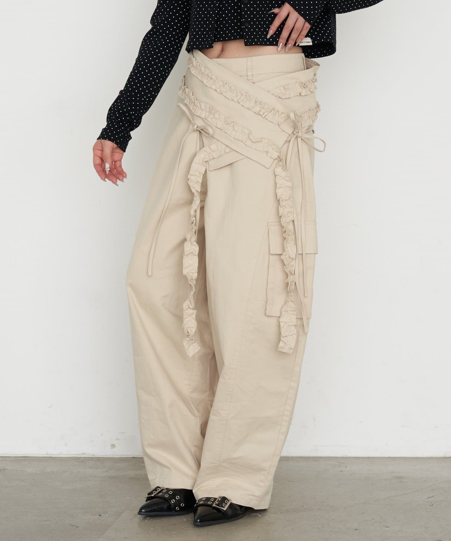 RAY CASSIN(レイカズン) デザインベルト付カーゴパンツ