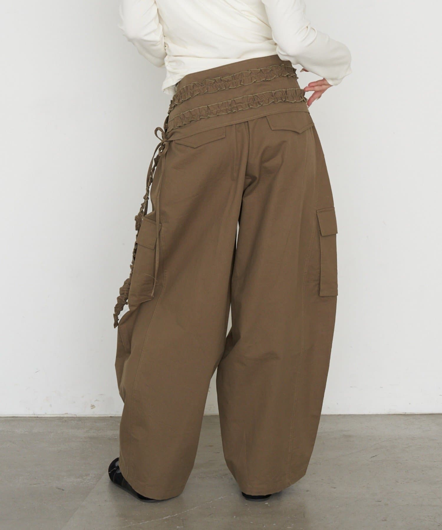 RAY CASSIN(レイカズン) デザインベルト付カーゴパンツ