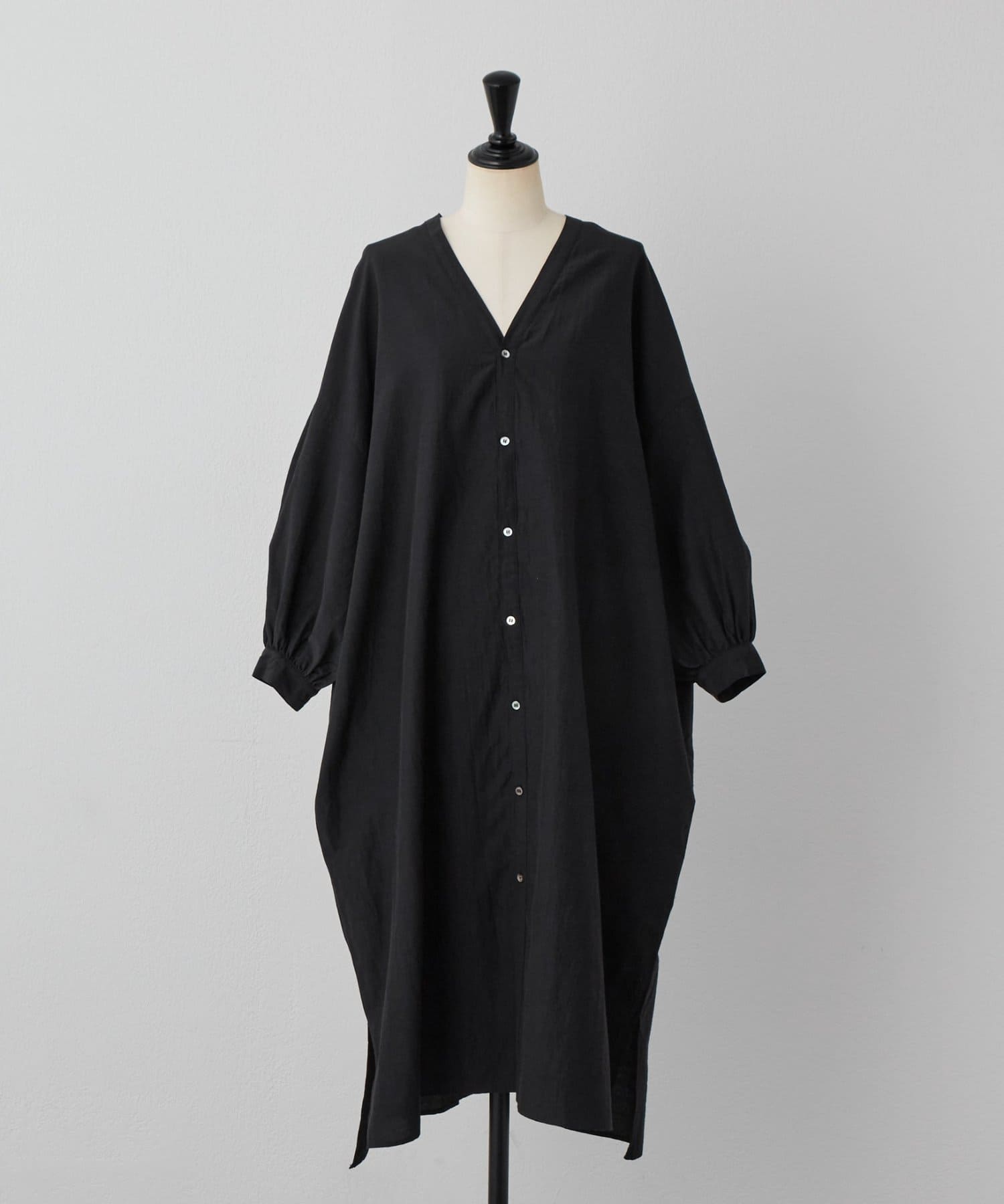 BEARDSLEY(ビアズリー) 《2/12(木)12:00予約開始》ガウンワンピース