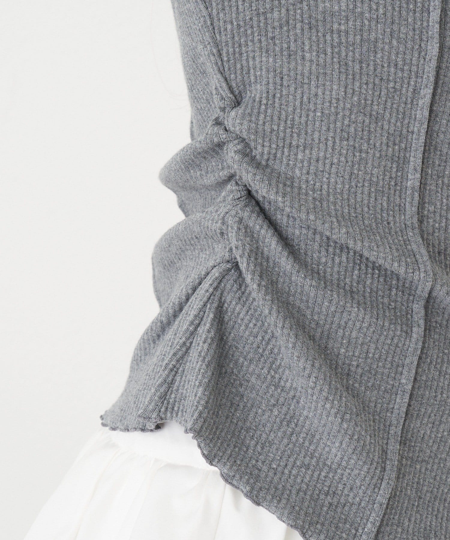 RAY CASSIN(レイカズン) 釦開き袖フレアクロス紐ロンT