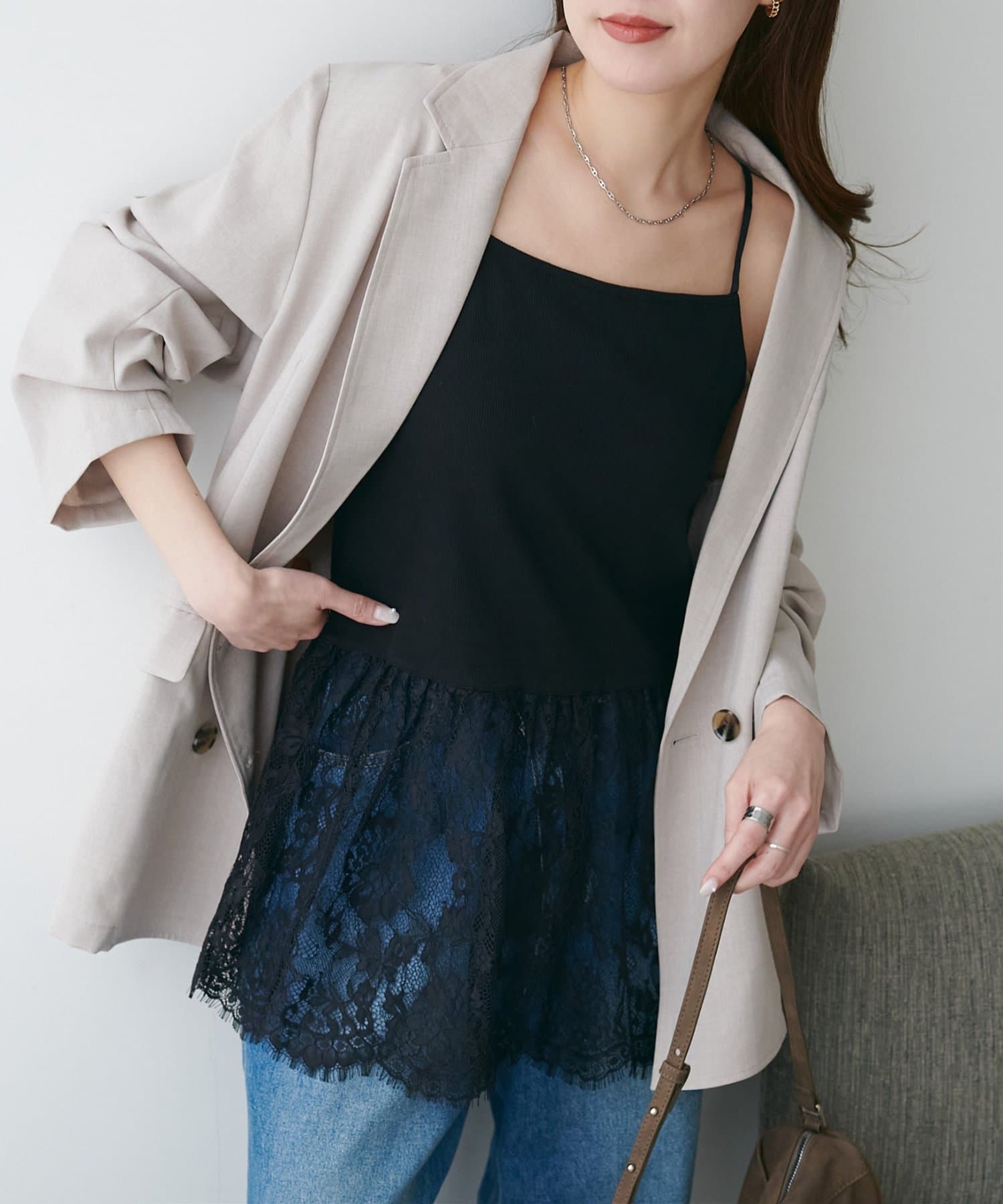 DISCOAT(ディスコート) 【プラスワンアイテム/SS先行予約】裾レース切替キャミ