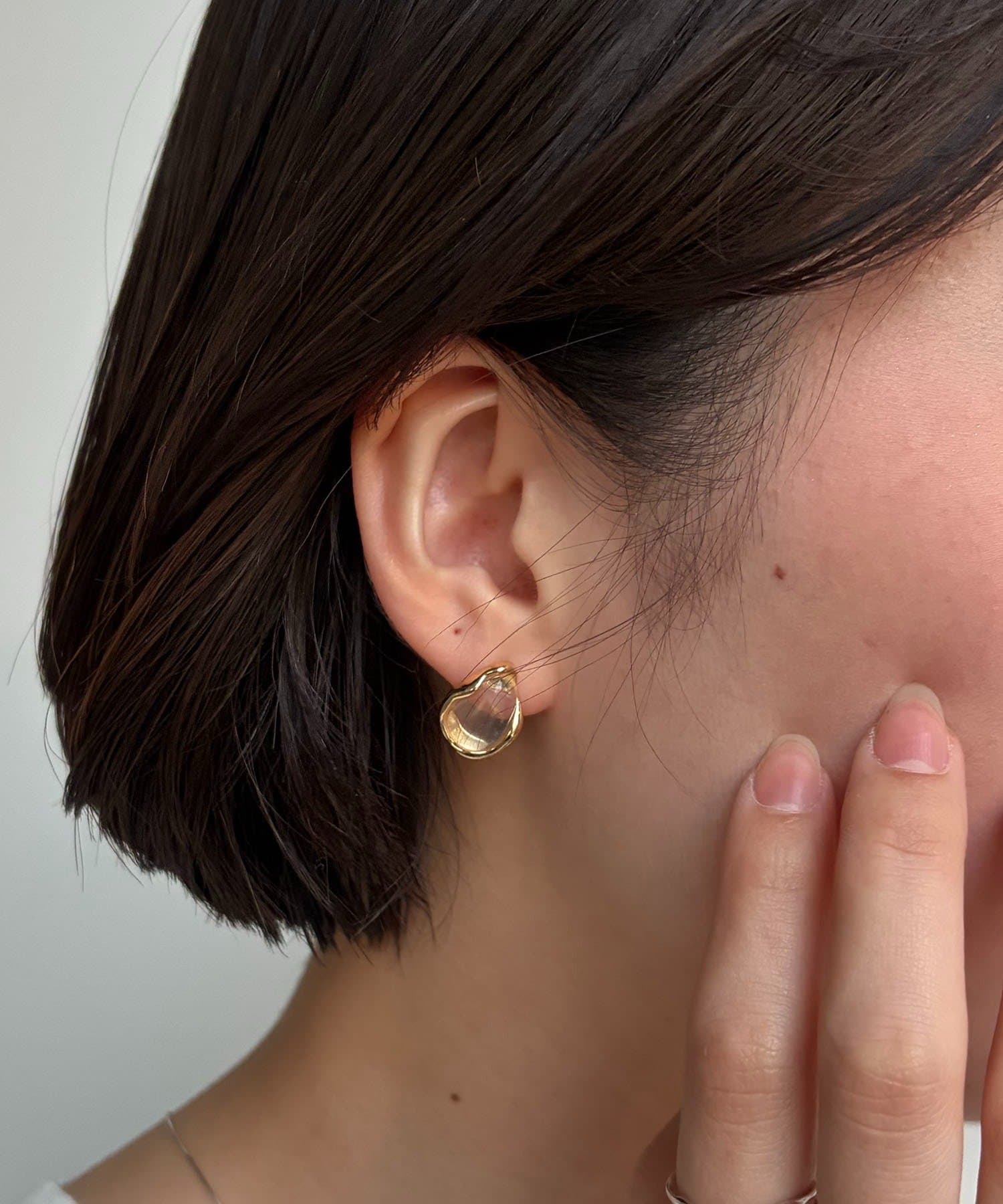 CAPRICIEUX LE'MAGE(カプリシュレマージュ) 〈GOLDY/ゴールディ〉ニュアンスクリアピアス