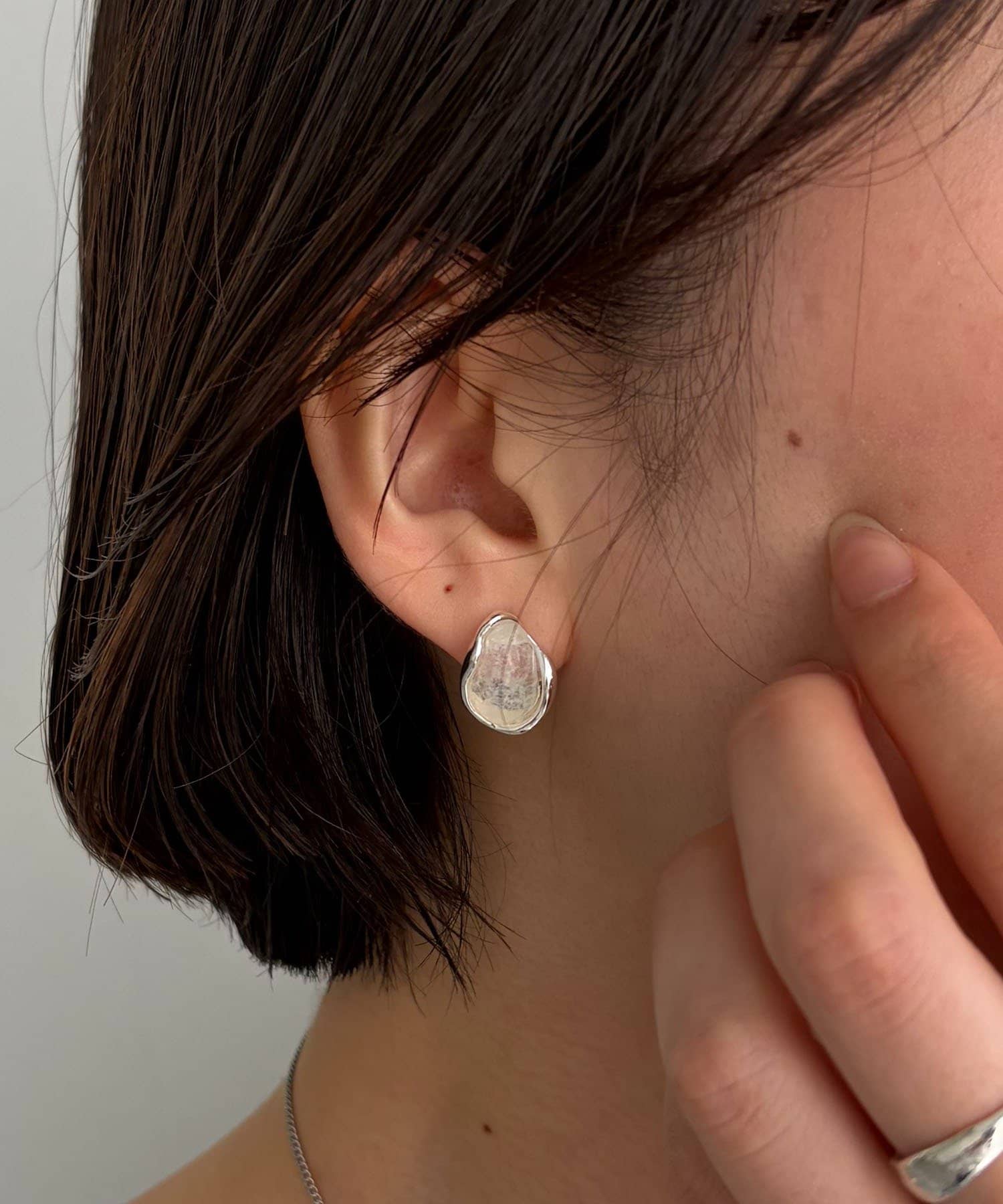 CAPRICIEUX LE'MAGE(カプリシュレマージュ) 〈GOLDY/ゴールディ〉ニュアンスクリアピアス