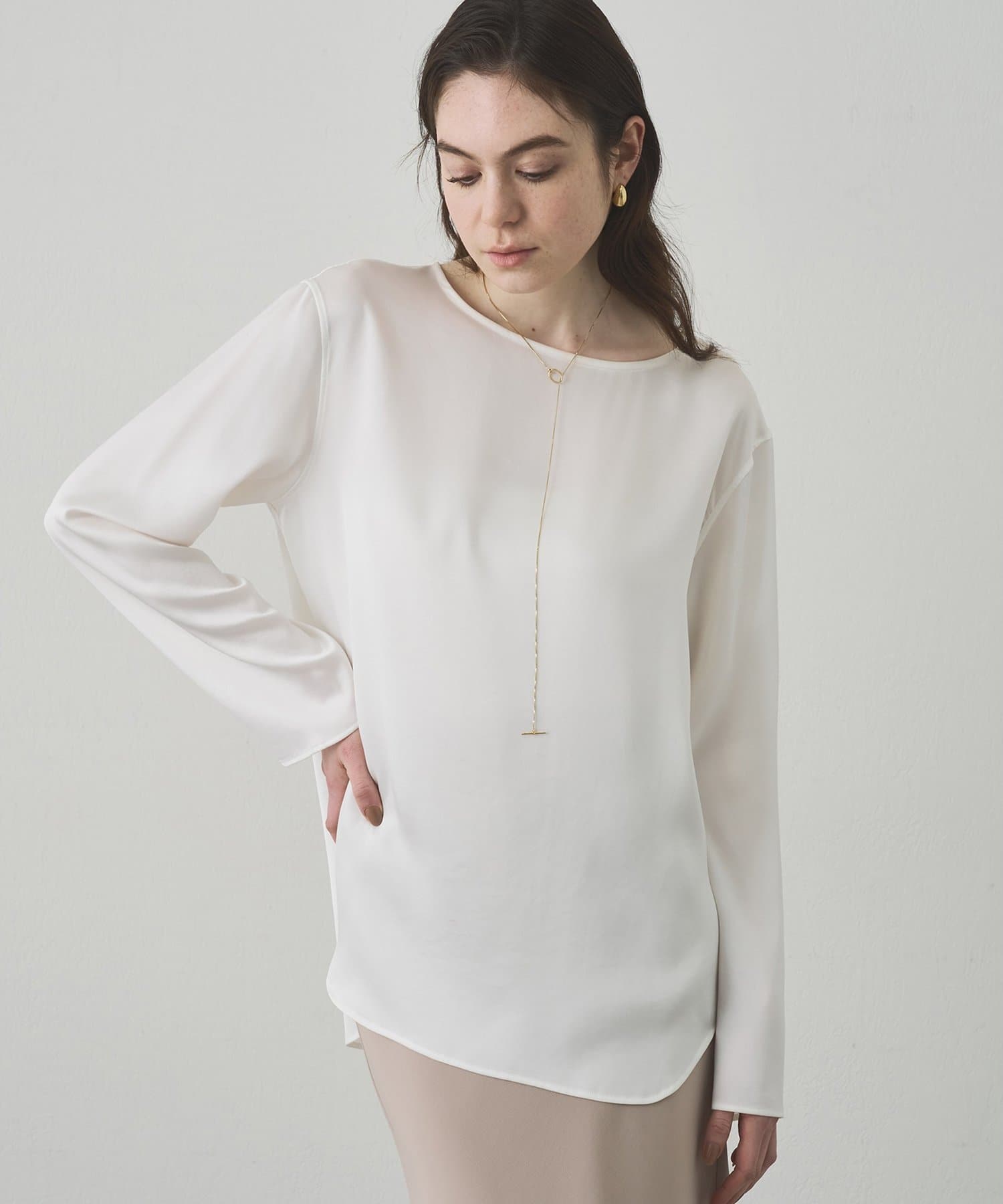 Whim Gazette(ウィム ガゼット) サテンボートブラウス