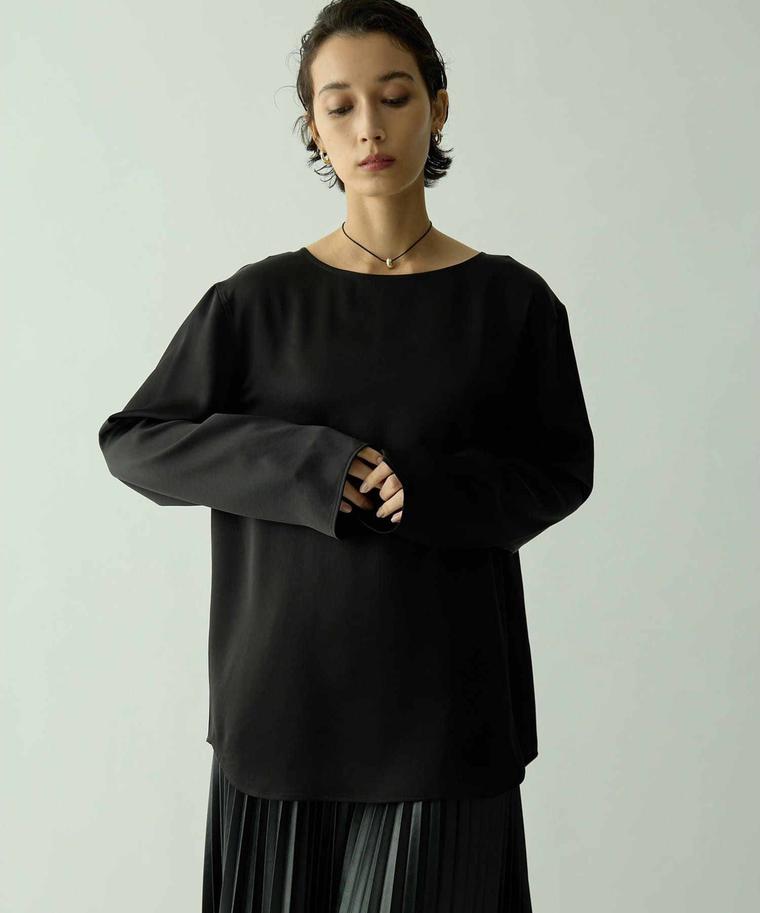 Whim Gazette(ウィム ガゼット) サテンボートブラウス