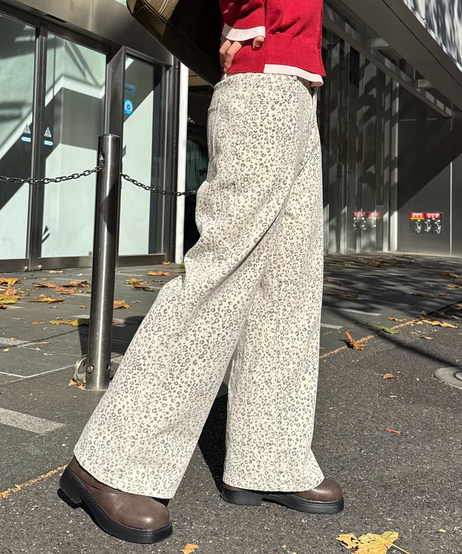 ＊新品未開封＊CAT モチーフ プルオーバー + ソフトボアパンツ 上下セット MEDE19F ラップデザイン 裏起毛シェニールデニムパンツ〈ブルー