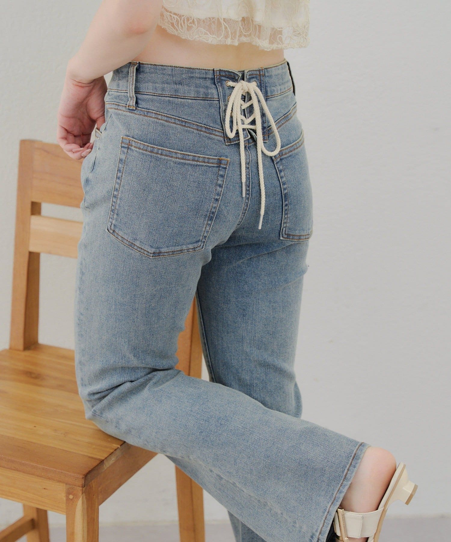 NICE CLAUP / OLIVE des OLIVE OUTLET(ナイスクラップ  / オリーブ デ オリーブ アウトレット) 後ろレースアップフレアパンツ