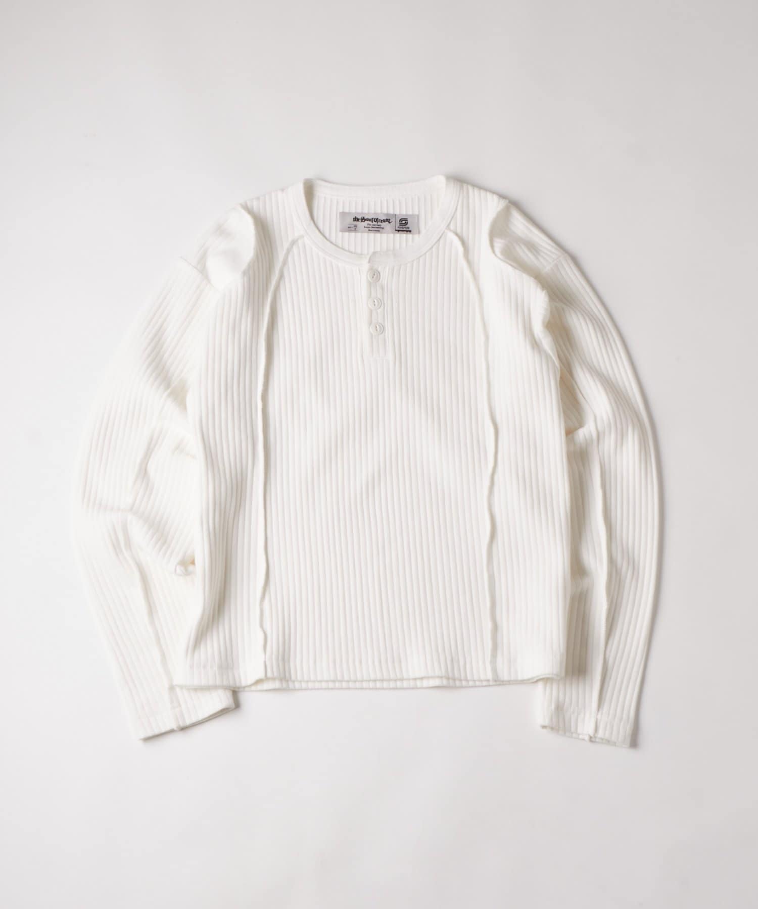 WHO’S WHO gallery(フーズフーギャラリー) 【Sourcream】針抜きヘンリースイッチングL/S TEE