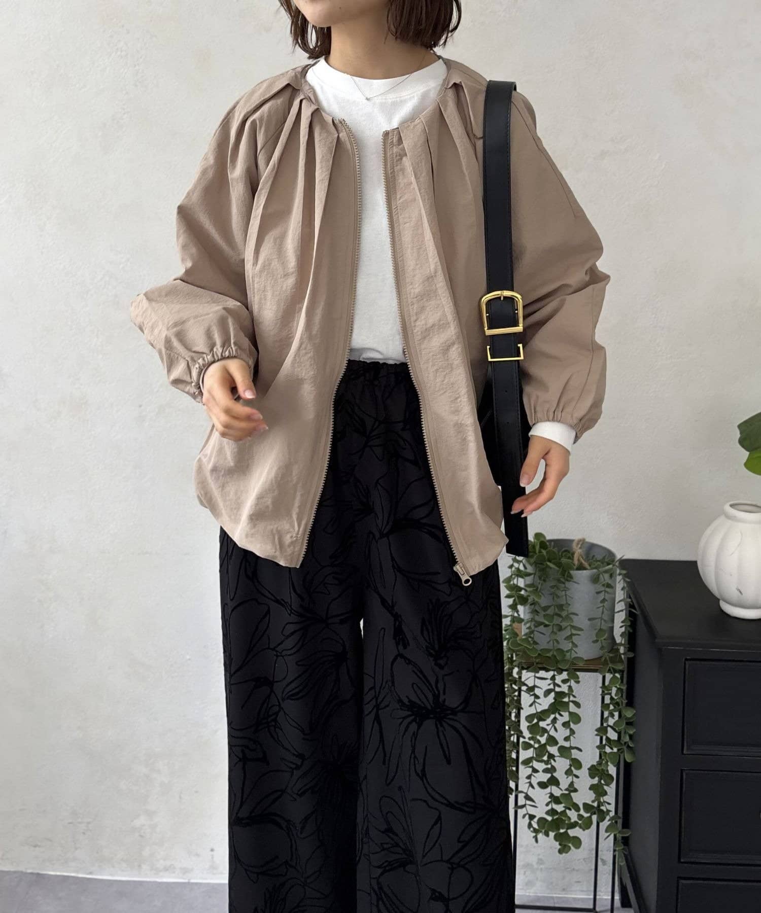 LOCUST(ローカスト) 【大人女性に】タックバルーンブルゾン