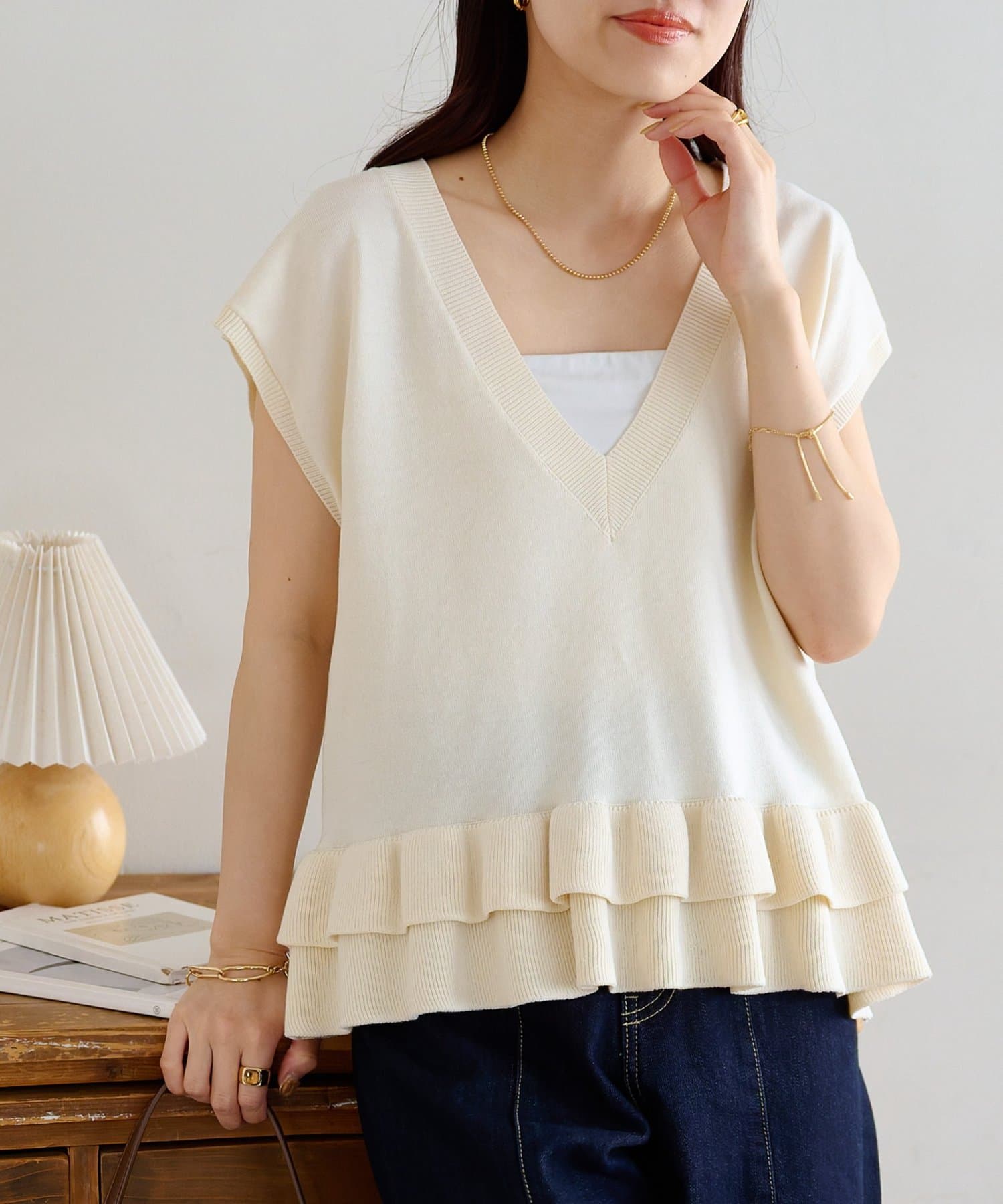 DISCOAT(ディスコート) 裾フリル深Vフレンチ