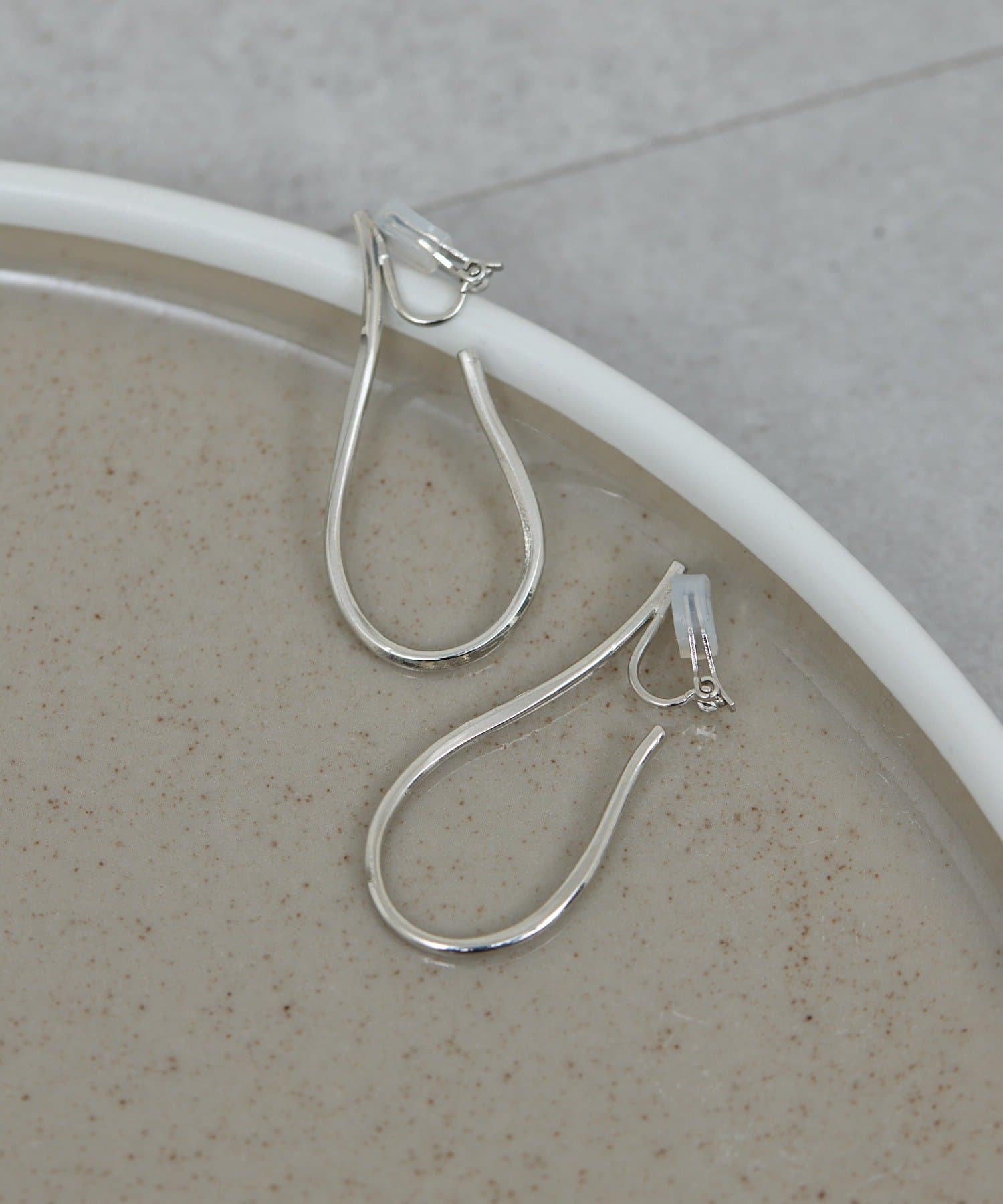 GALLARDAGALANTE(ガリャルダガランテ) 【近日予約開始】ドロップフープクリップイヤリング