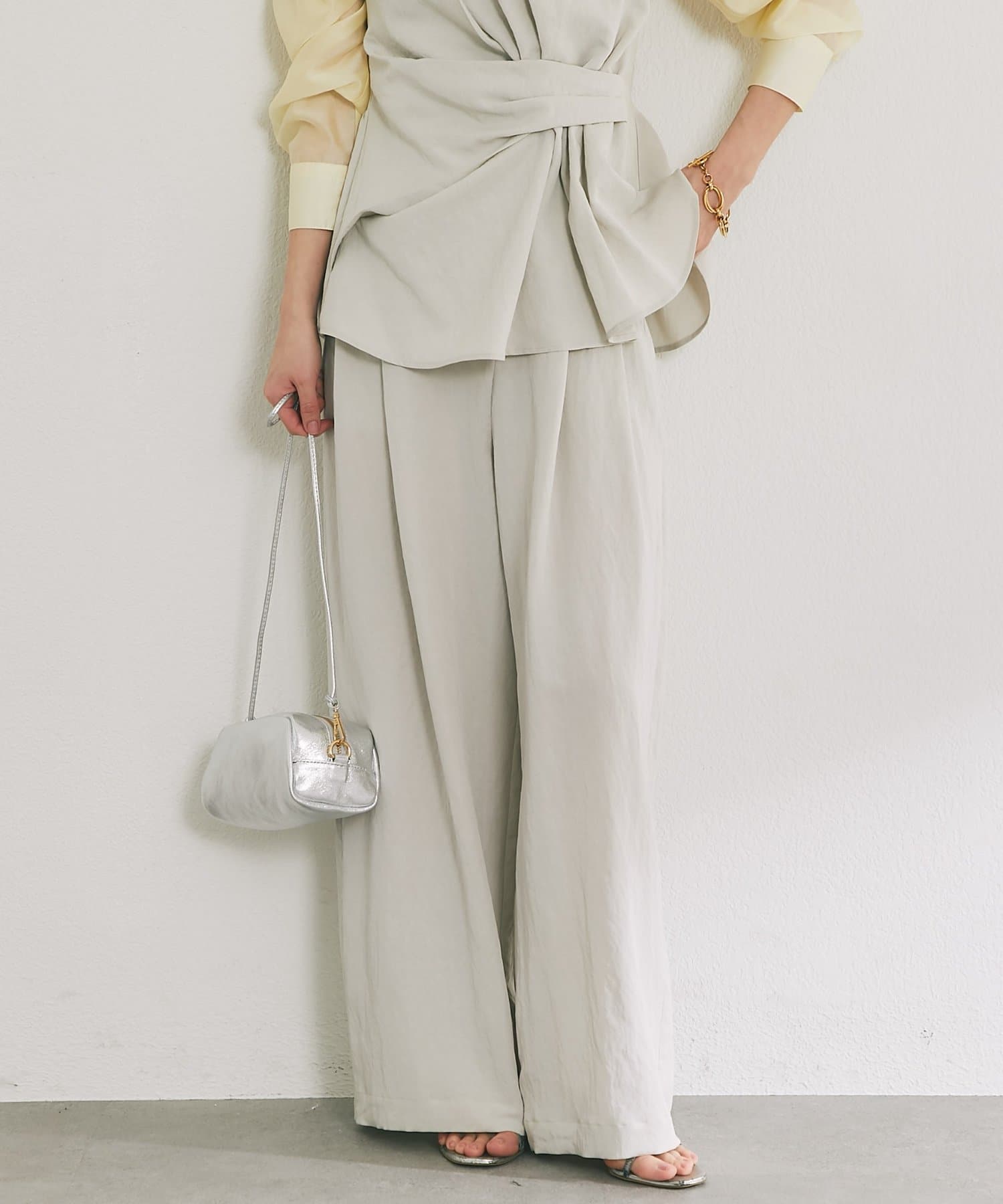 La boutique BonBon(ラブティックボンボン) 【セットアップ可】キュプラ混アシメワイドパンツ