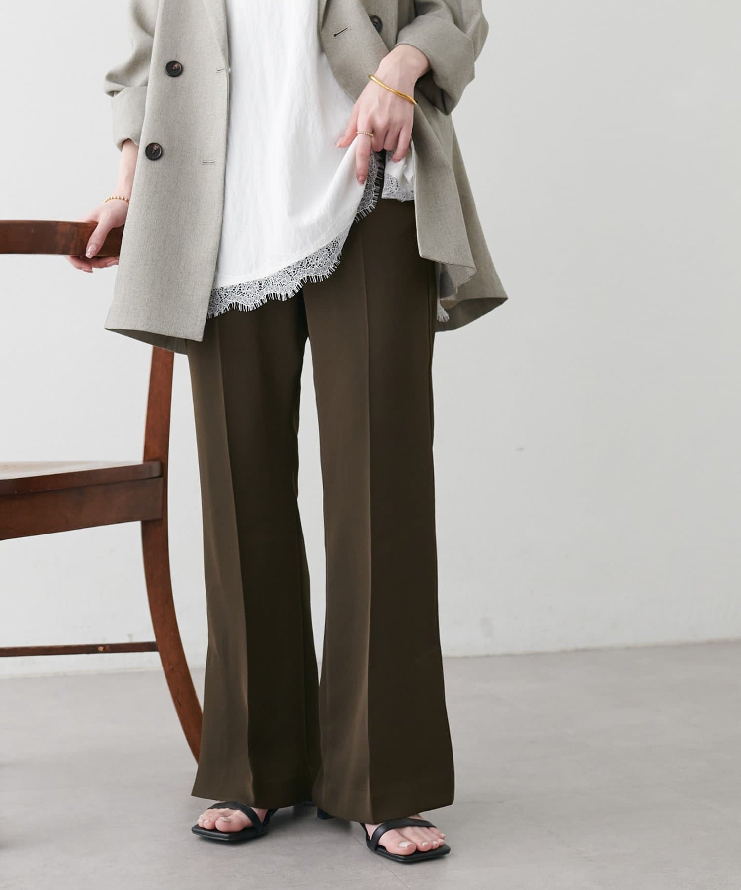 DISCOAT(ディスコート) 【Noka】サイドスリットセミフレアパンツ