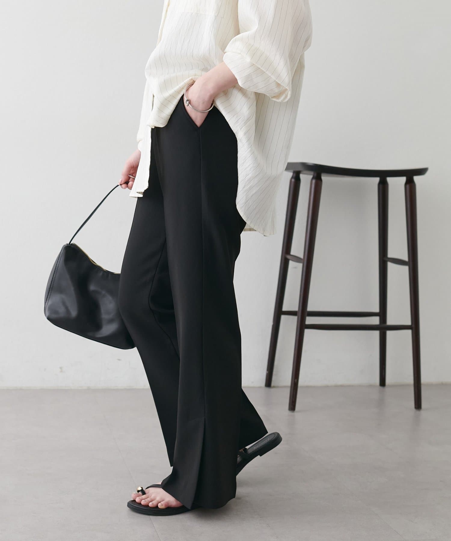 DISCOAT(ディスコート) 【Noka】サイドスリットセミフレアパンツ