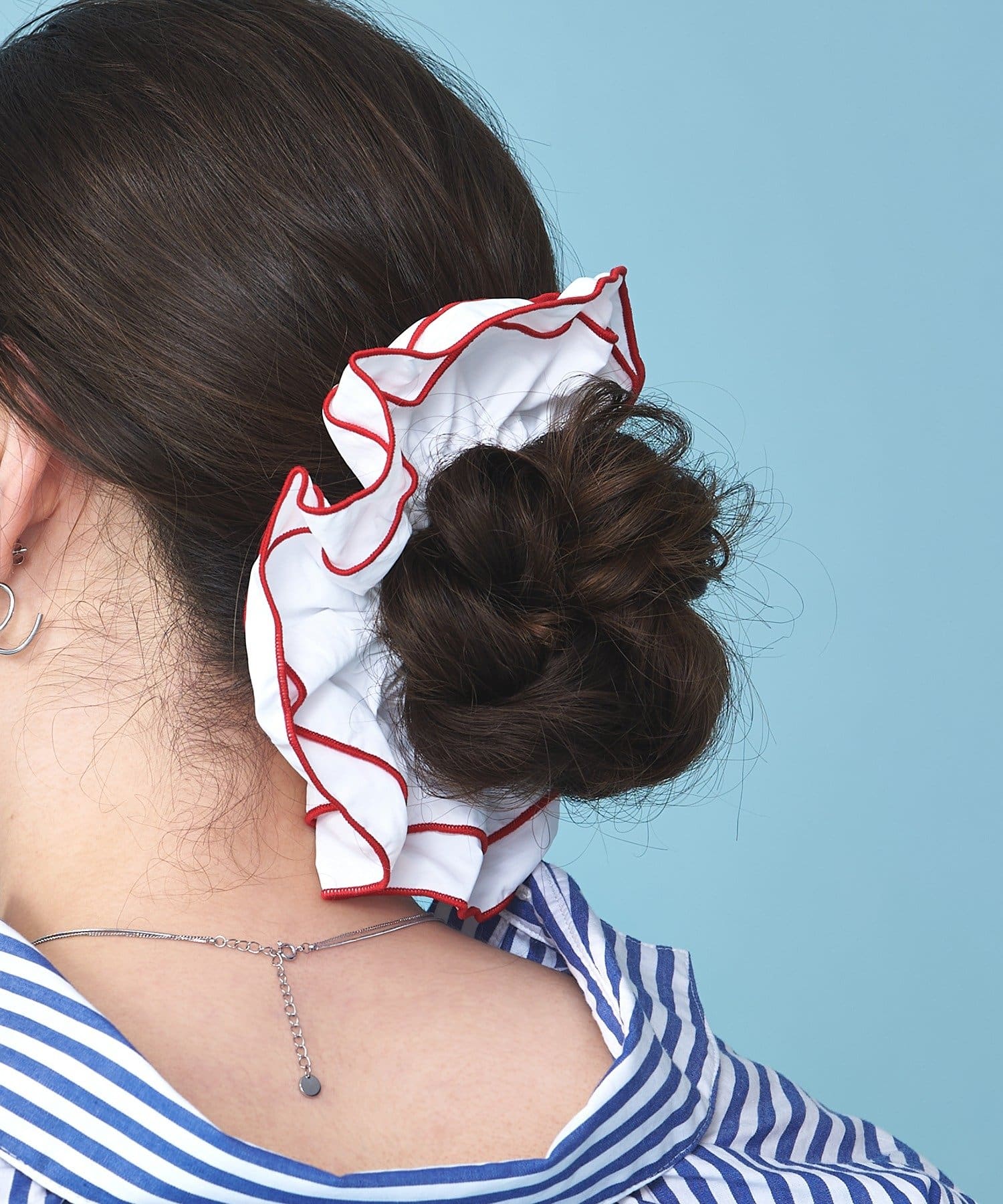 3COINS(スリーコインズ) フリルバイカラービッグシュシュ