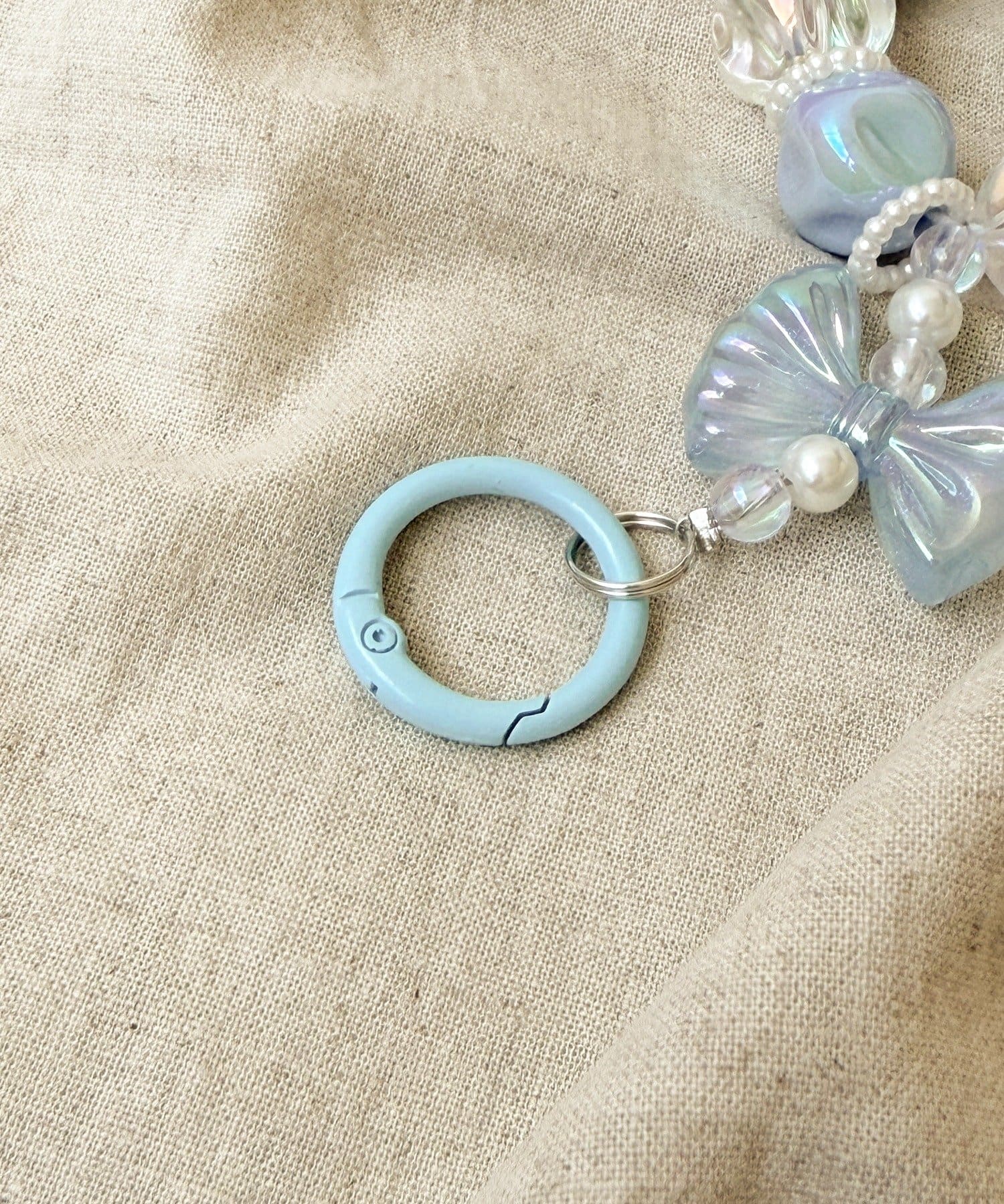 3COINS(スリーコインズ) オーロラリボンキーホルダー