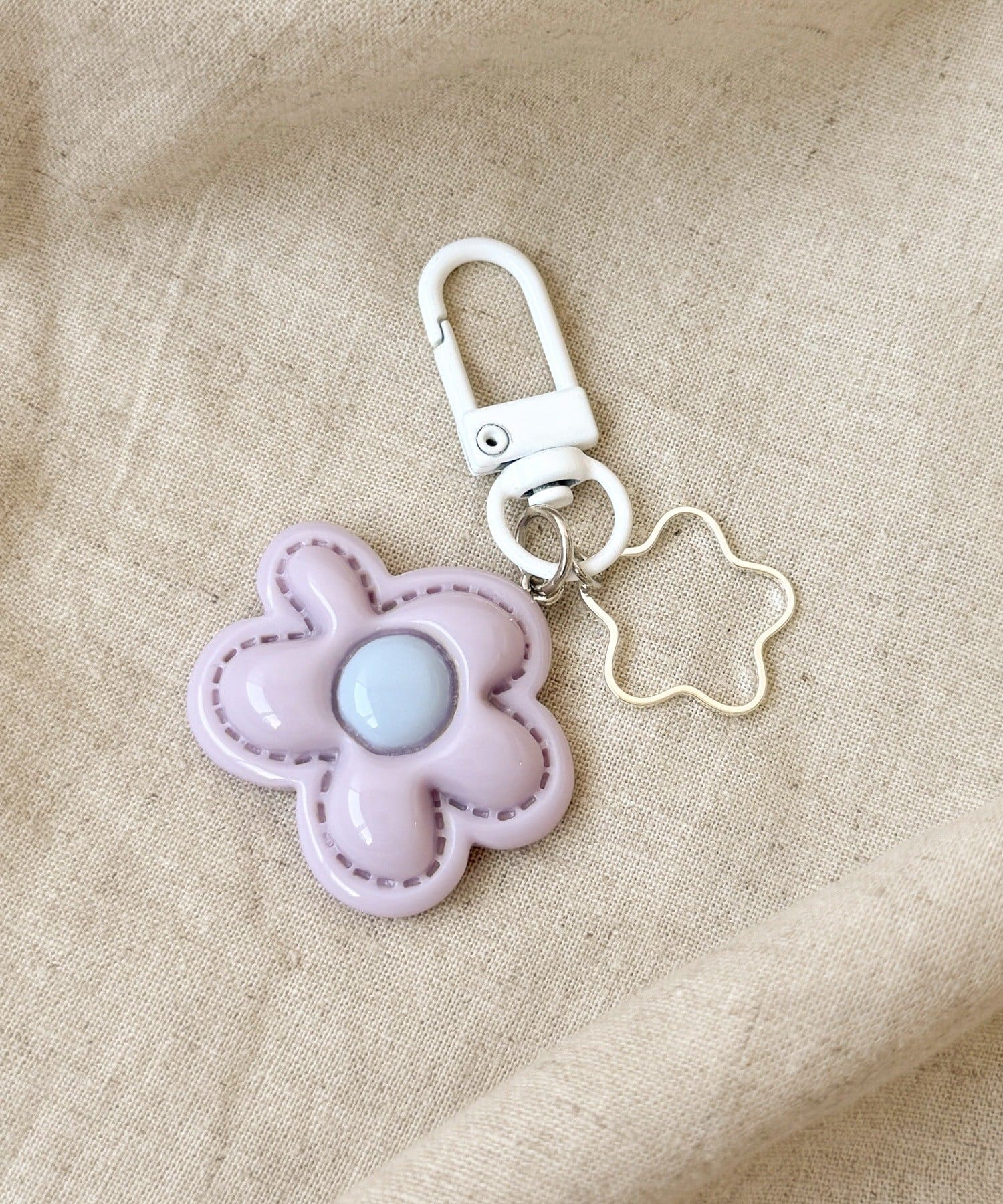 3COINS(スリーコインズ) フラワーキーホルダー