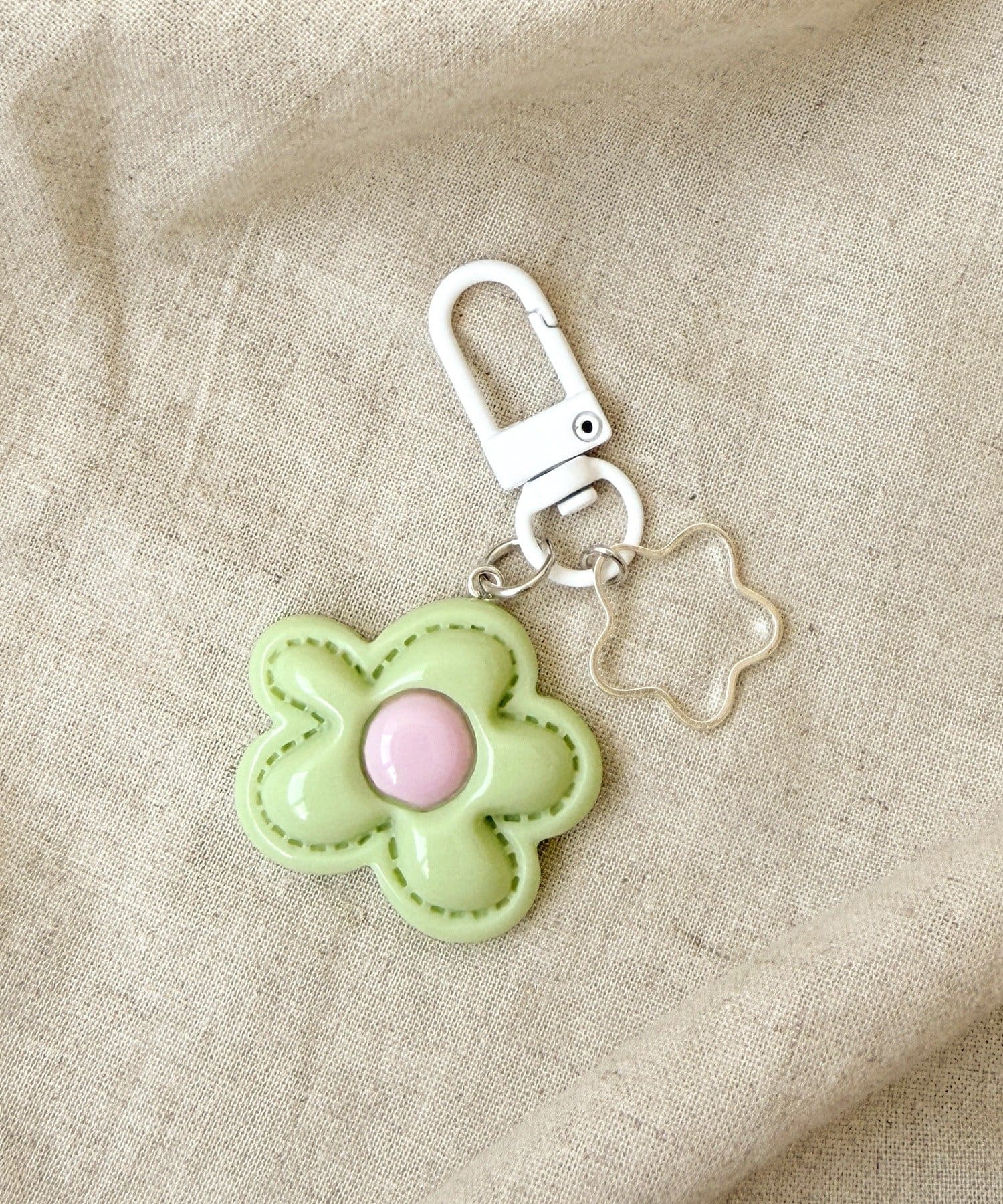 3COINS(スリーコインズ) フラワーキーホルダー