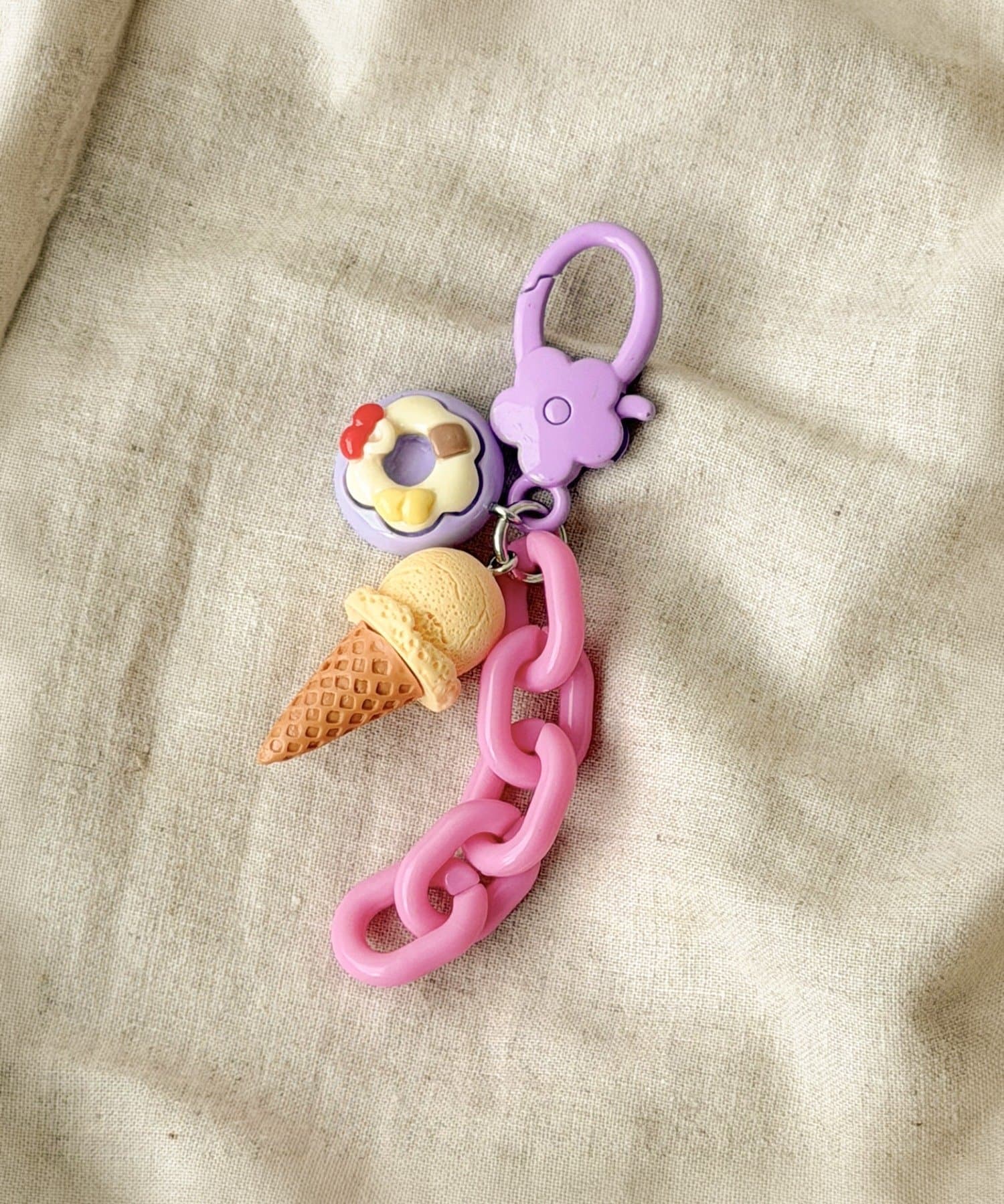 3COINS(スリーコインズ) チェーン付きデザートキーホルダー