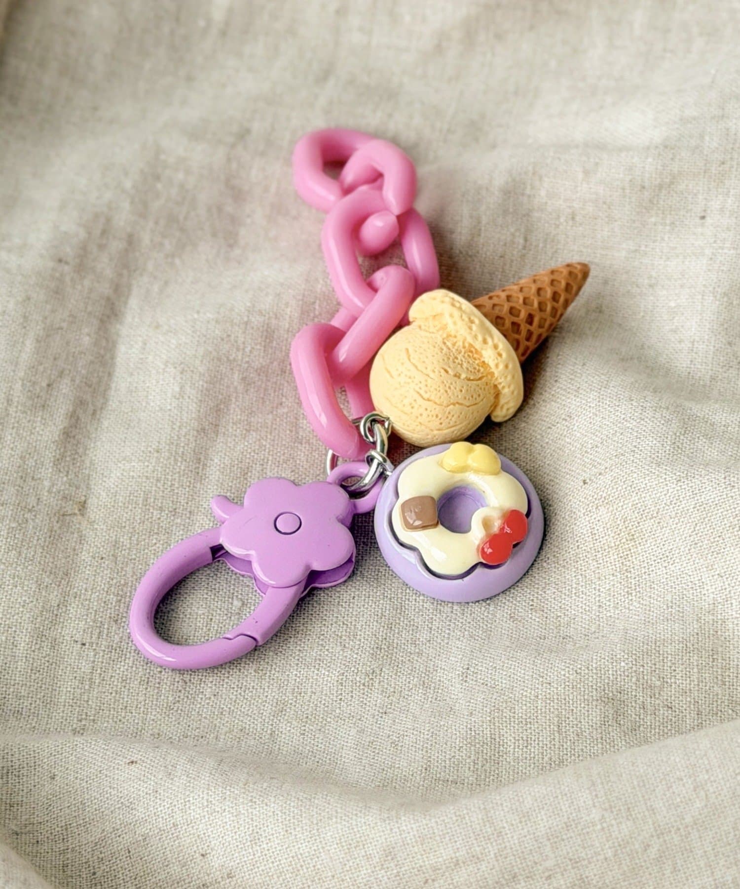 3COINS(スリーコインズ) チェーン付きデザートキーホルダー