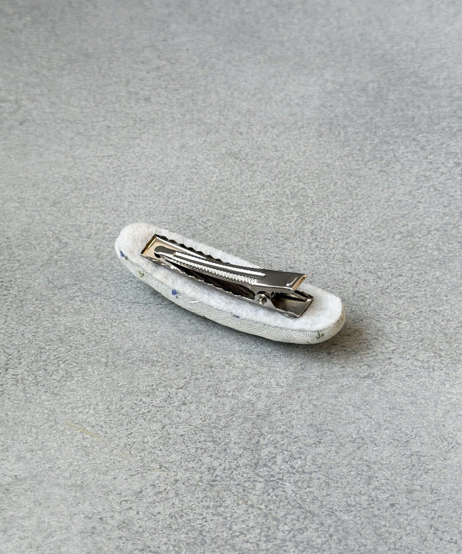 3COINS(スリーコインズ) 小花柄パッチンピン2個セット