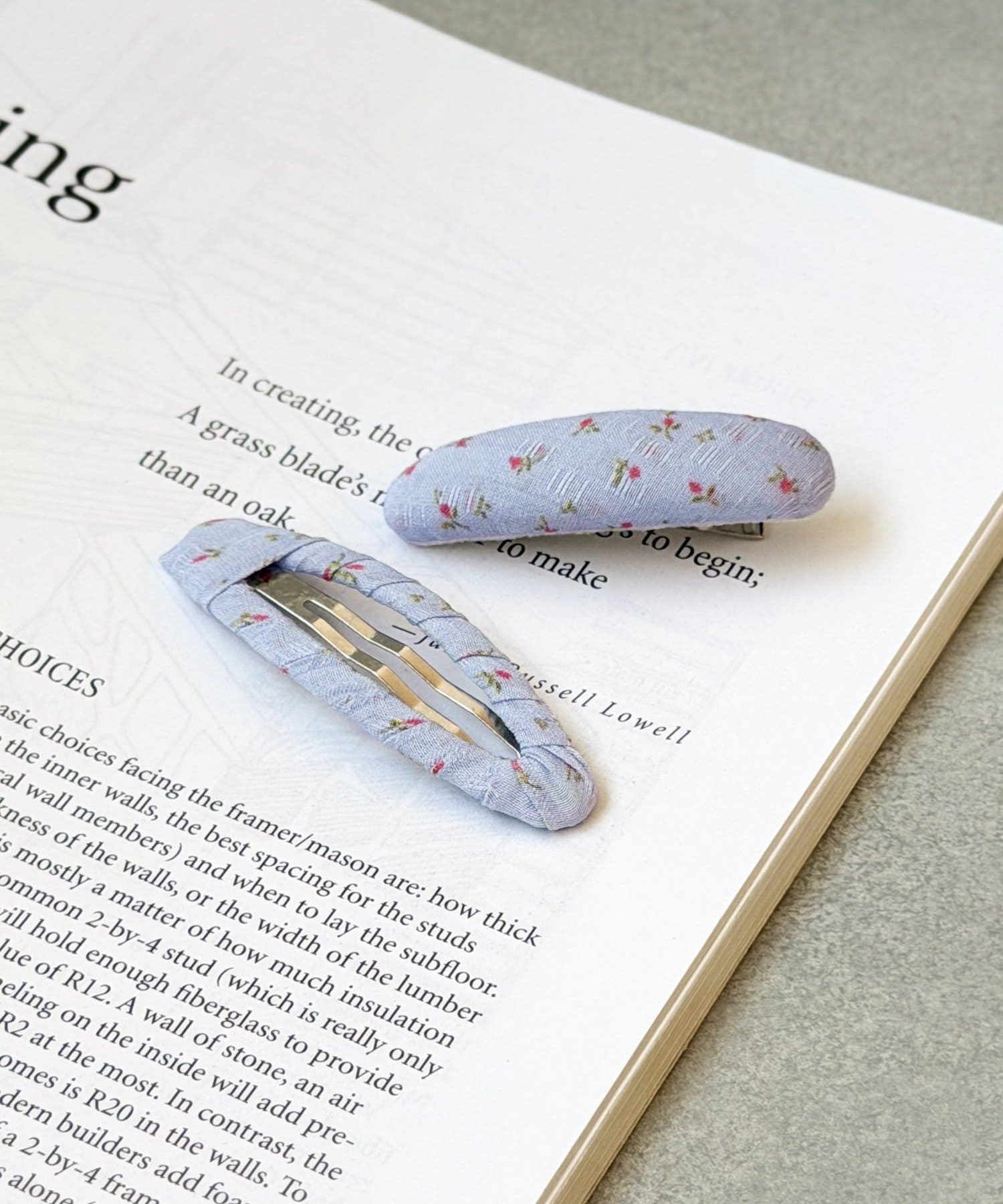 3COINS(スリーコインズ) 小花柄パッチンピン2個セット