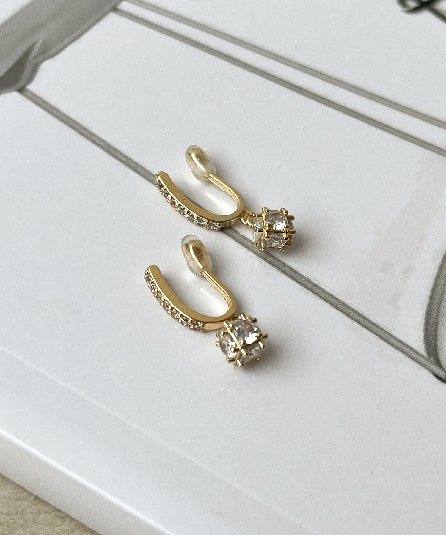 3COINS(スリーコインズ) U字タイプキラキライヤリング