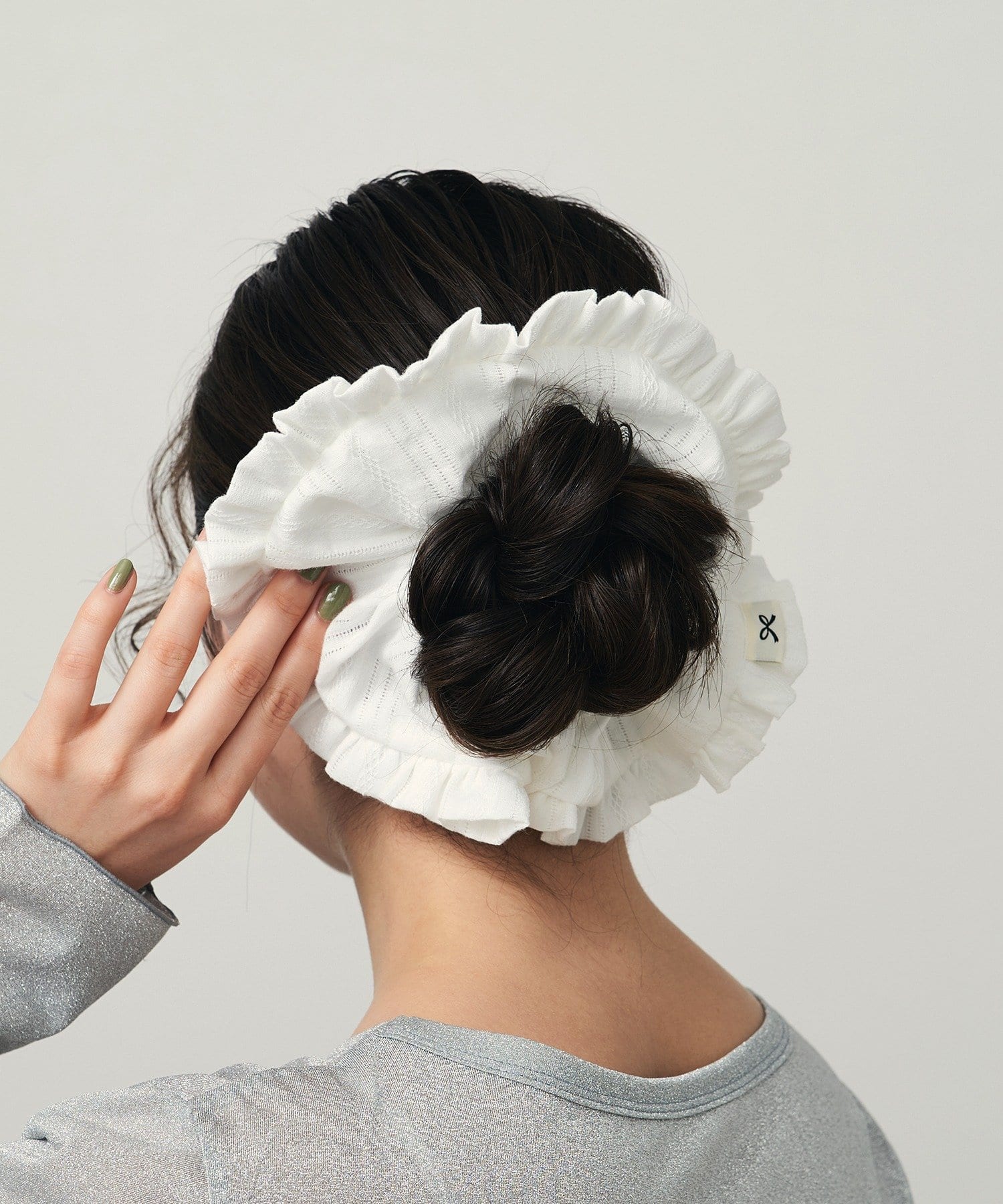 3COINS(スリーコインズ) フリルビッグシュシュ