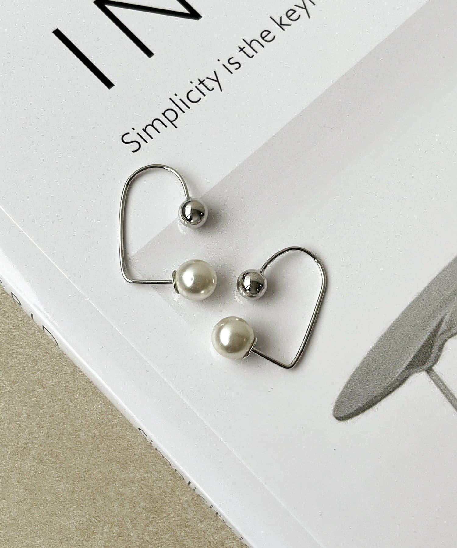 3COINS(スリーコインズ) パールキャッチデザインピアス