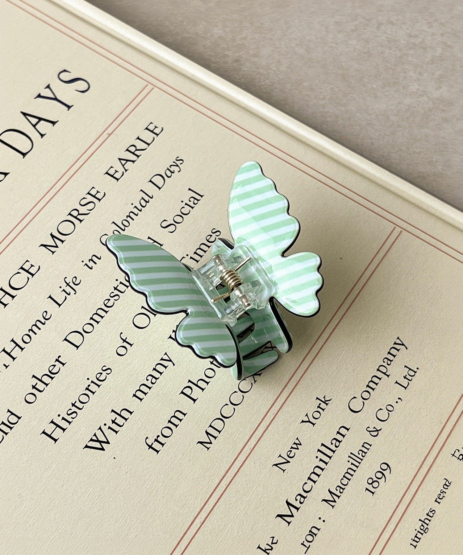 3COINS(スリーコインズ) ストライプバタフライクリップ