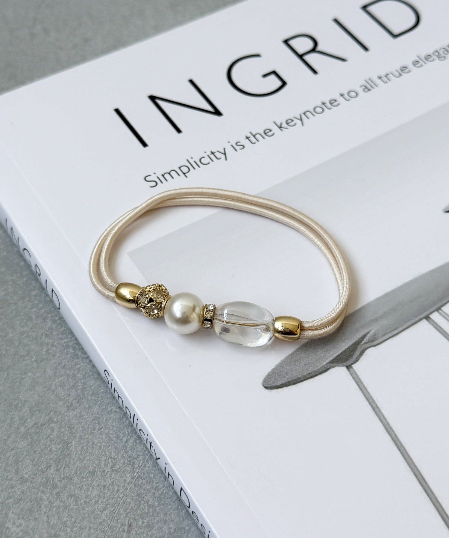 3COINS(スリーコインズ) イビツクリアビーズポニー