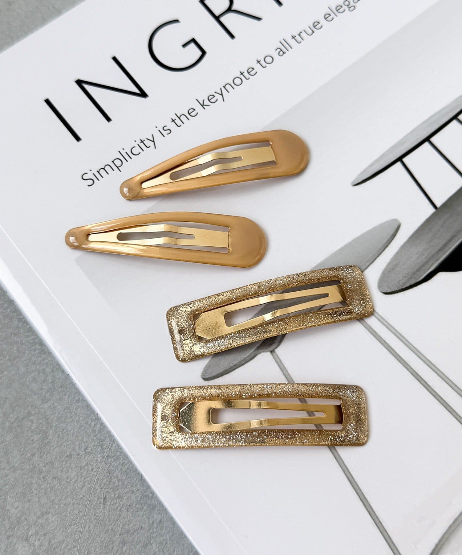 3COINS(スリーコインズ) スクエアエポラメパッチンピン4個セット