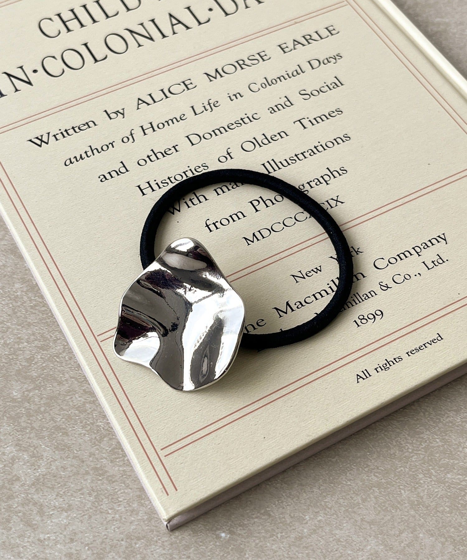 3COINS(スリーコインズ) ニュアンスメタルポニー